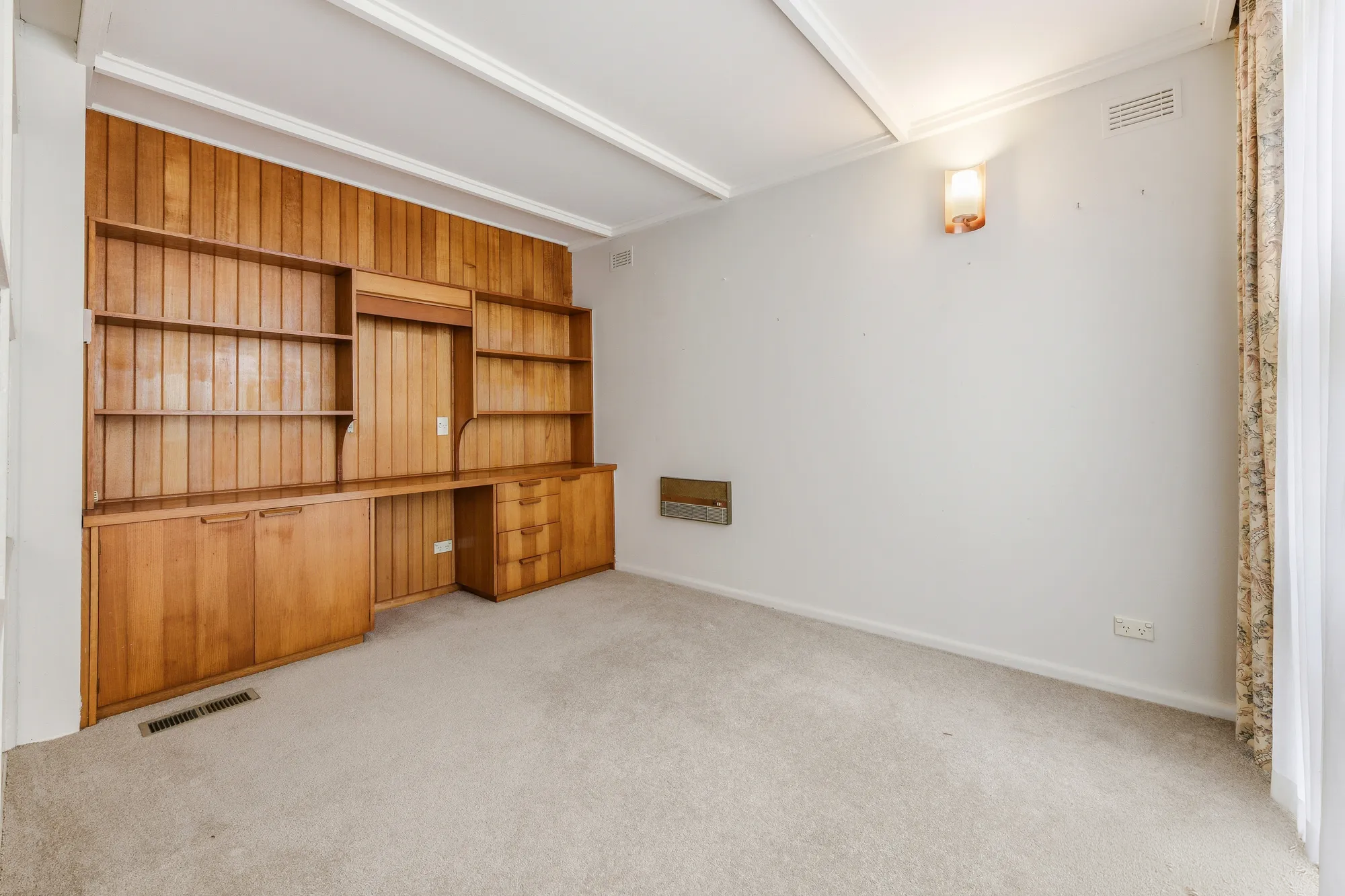 17 Tibbles Street — photo 6 of 11