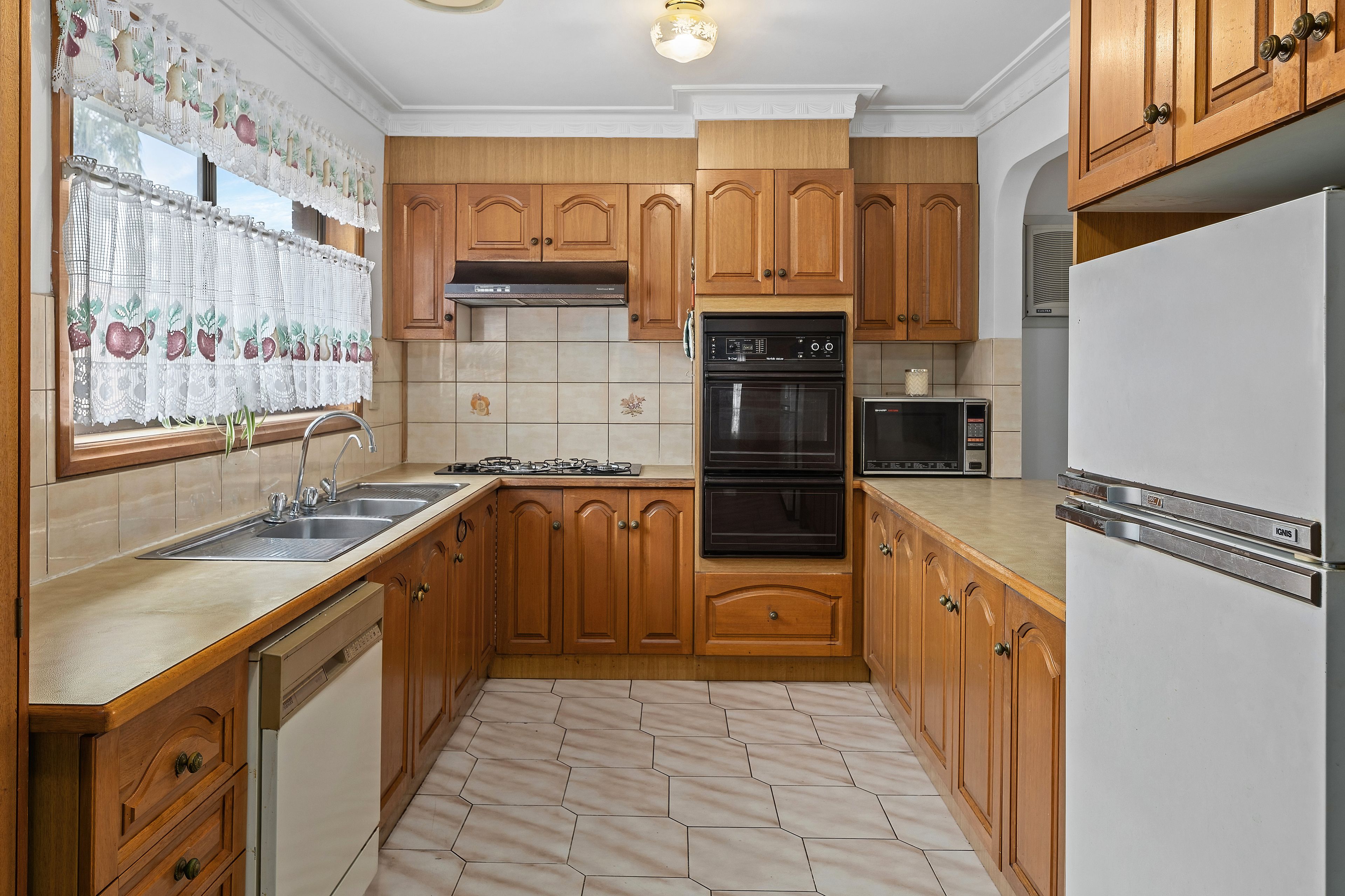 49 Barry Road — photo 3 of 21