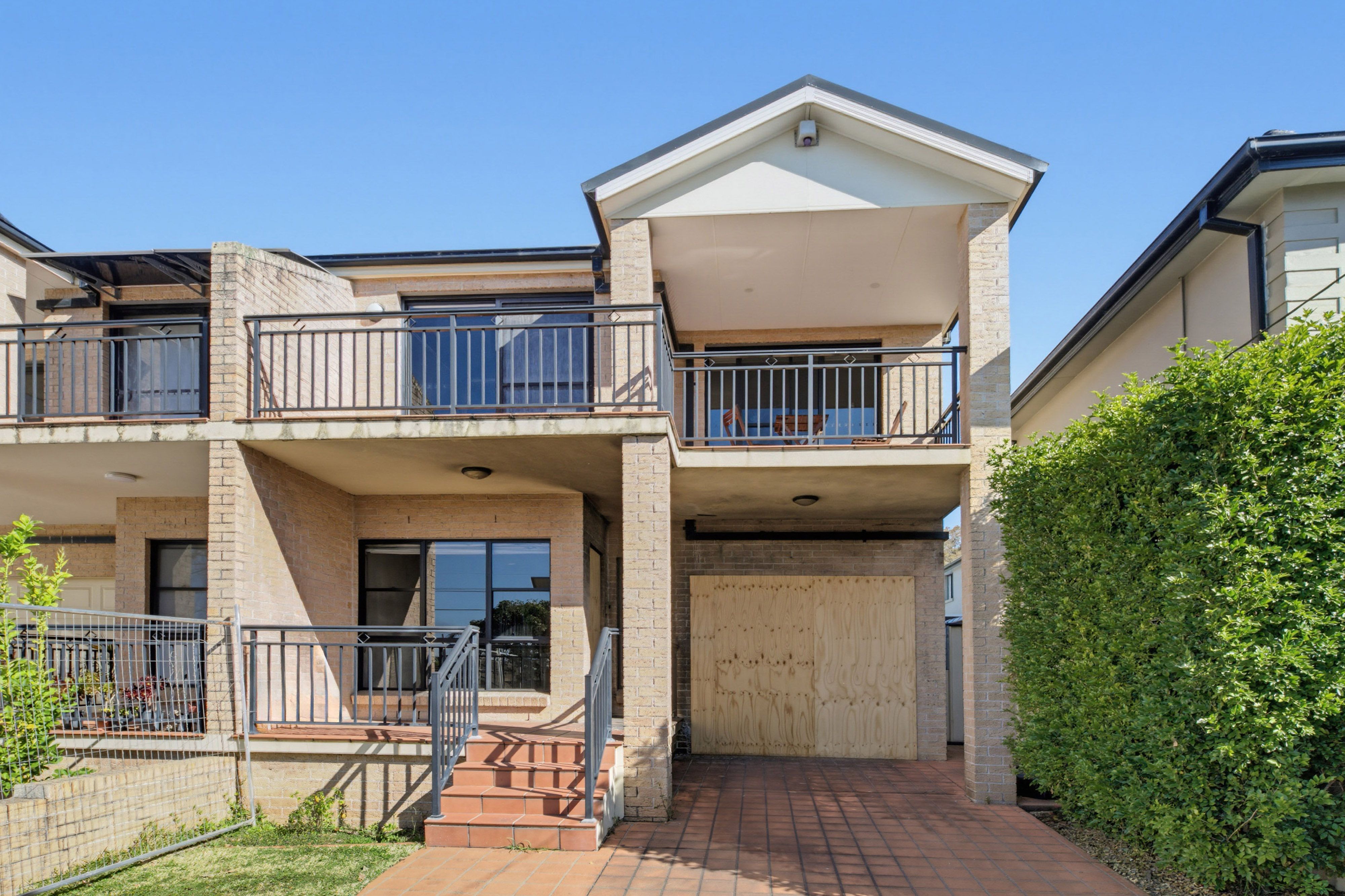 98A Macquarie Street — photo from Ray White Bankstown