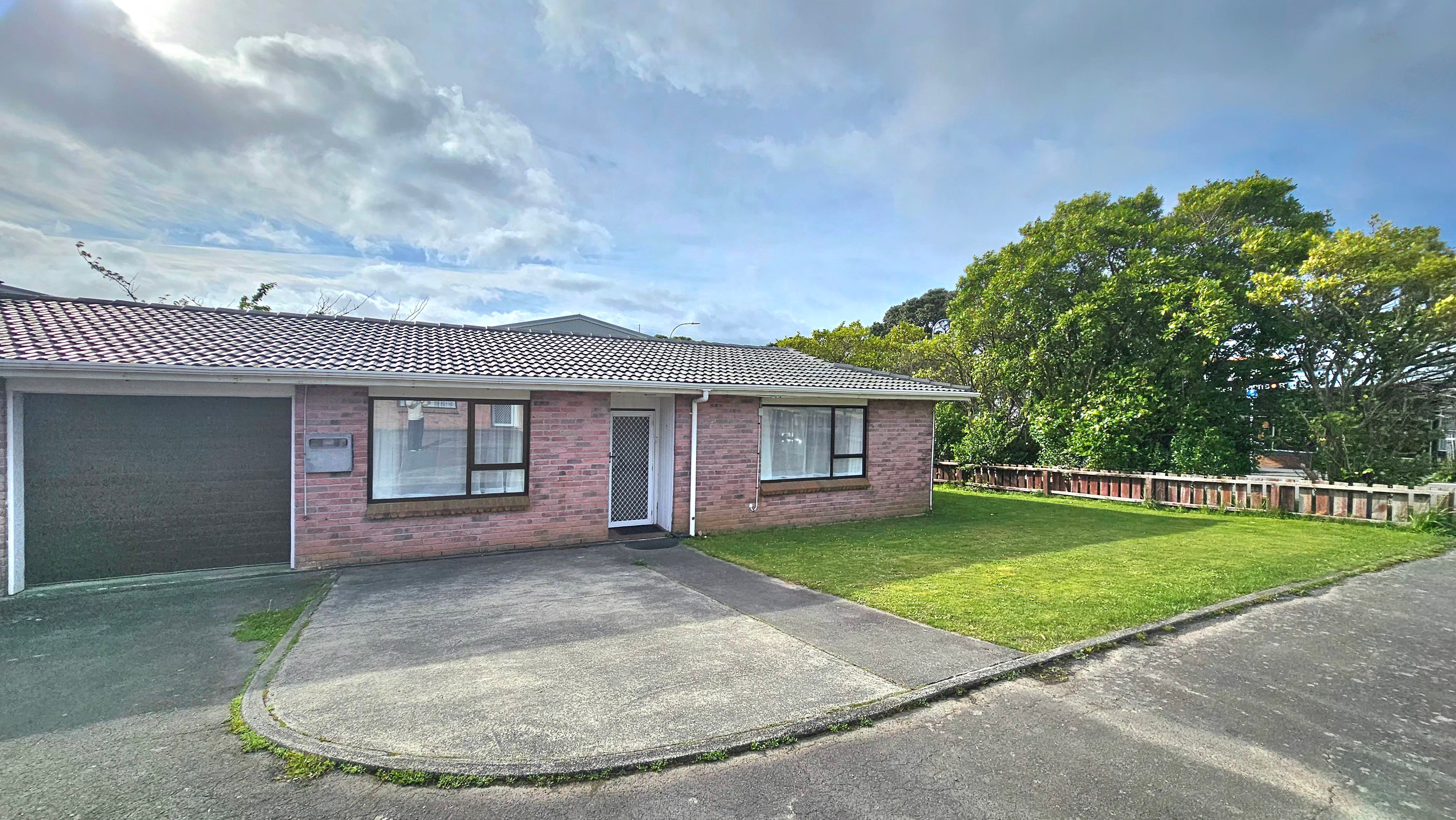 5/4 Stewart Drive, Newlands, Wellington City