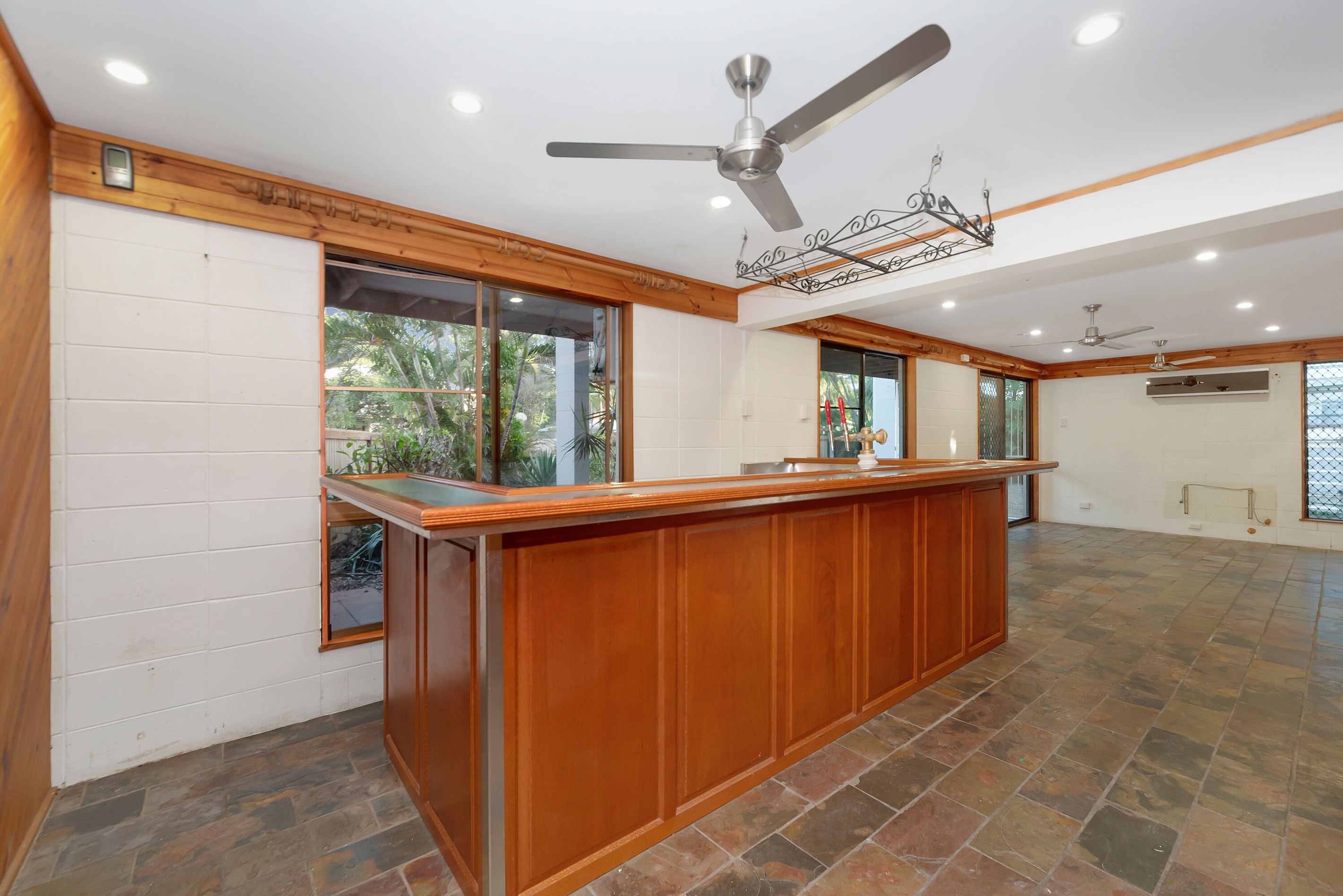 8 Adelong Drive, Cranbrook, QLD 4814