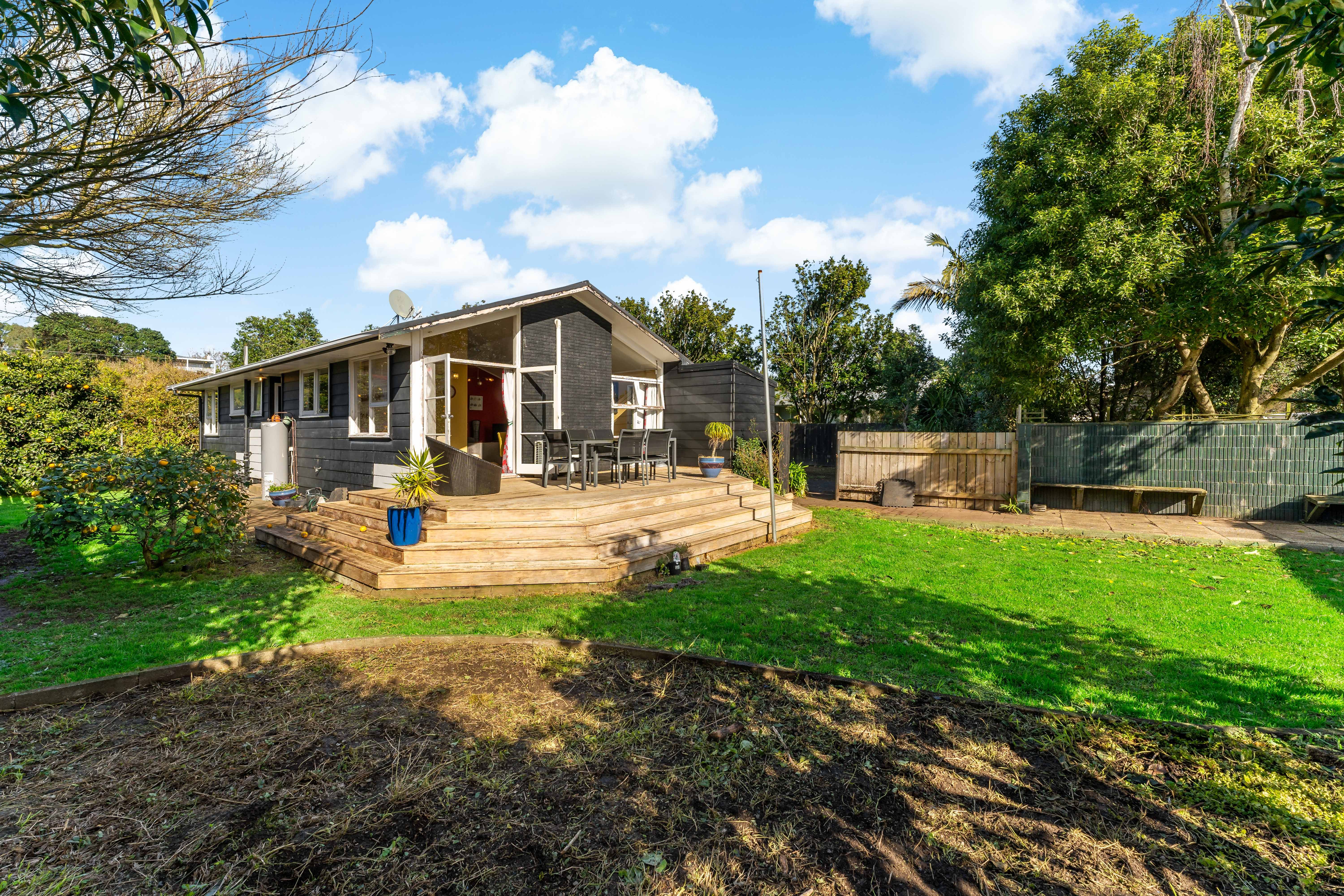 37 Wallace Road, Mangere Bridge, Manukau City
