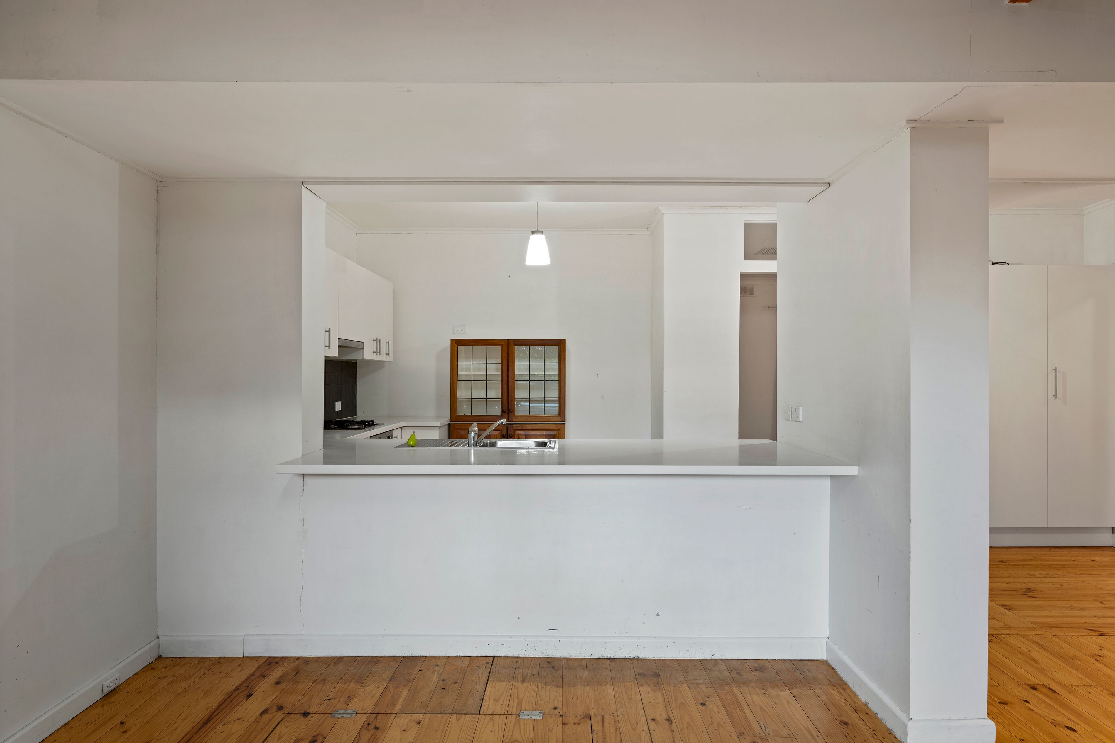 8 Hamish Grove — photo 12 of 27