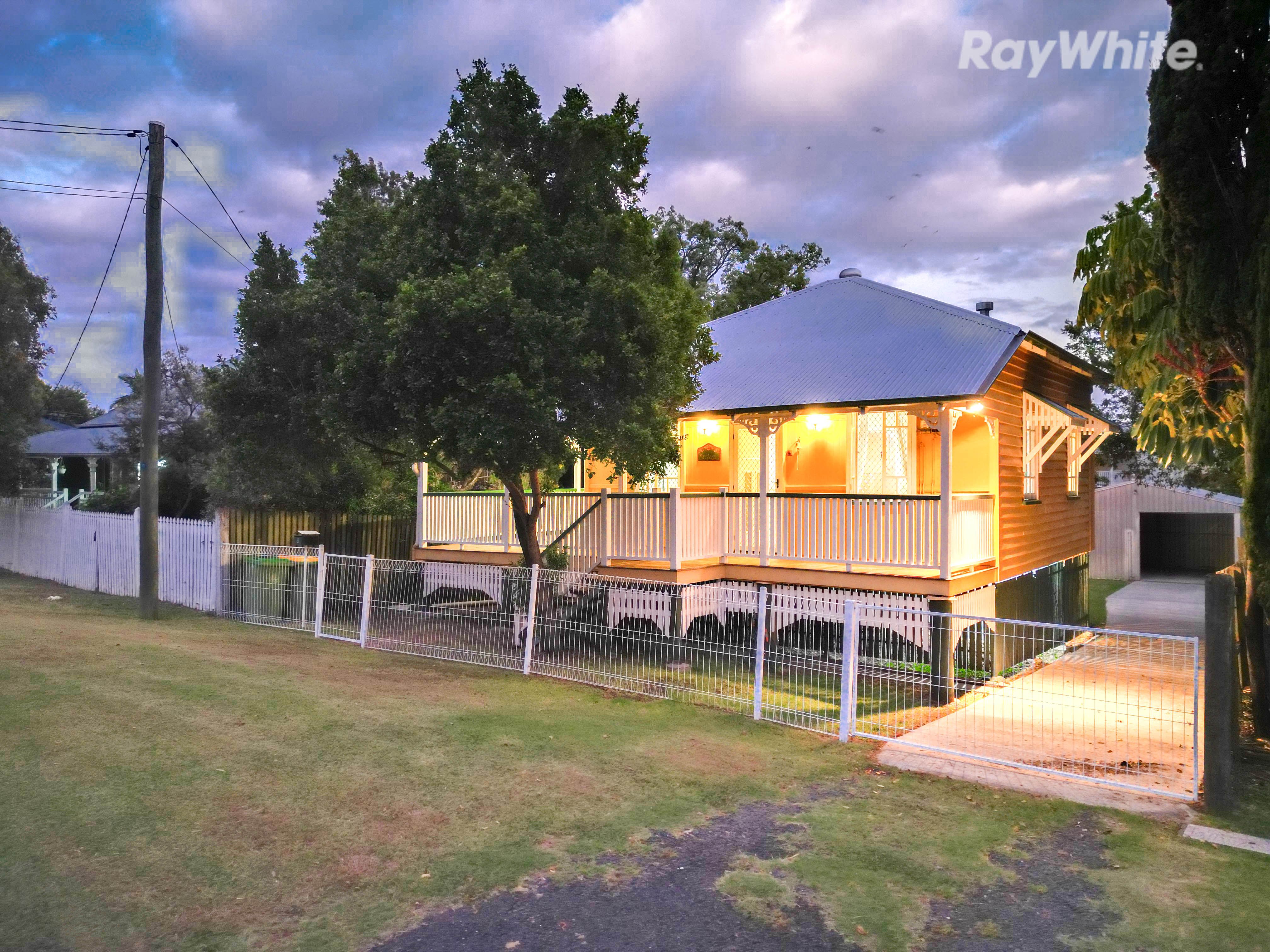 8 Randall Street, Newtown, QLD 4305