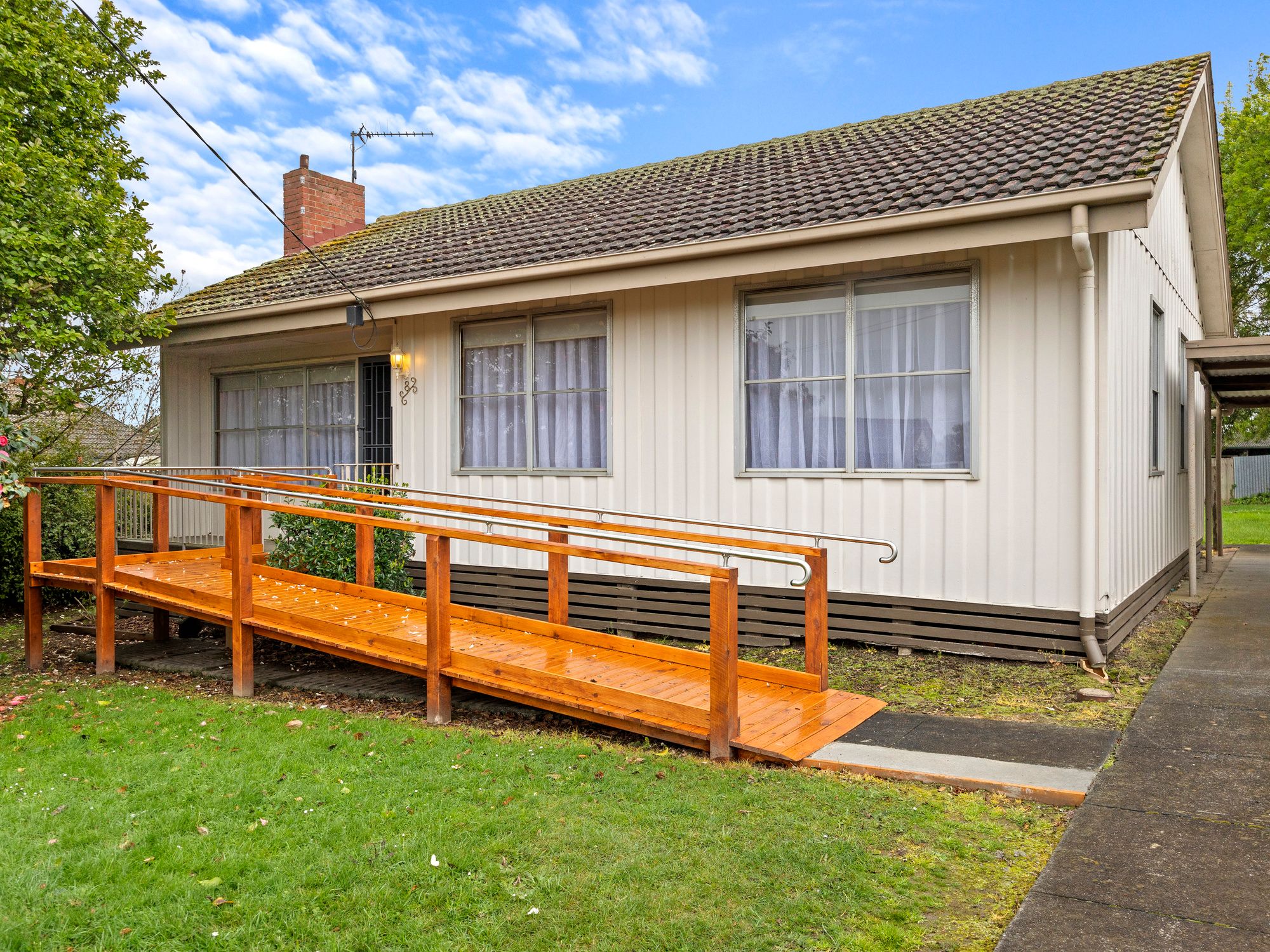 8 Dannock Street, Leongatha VIC 3953