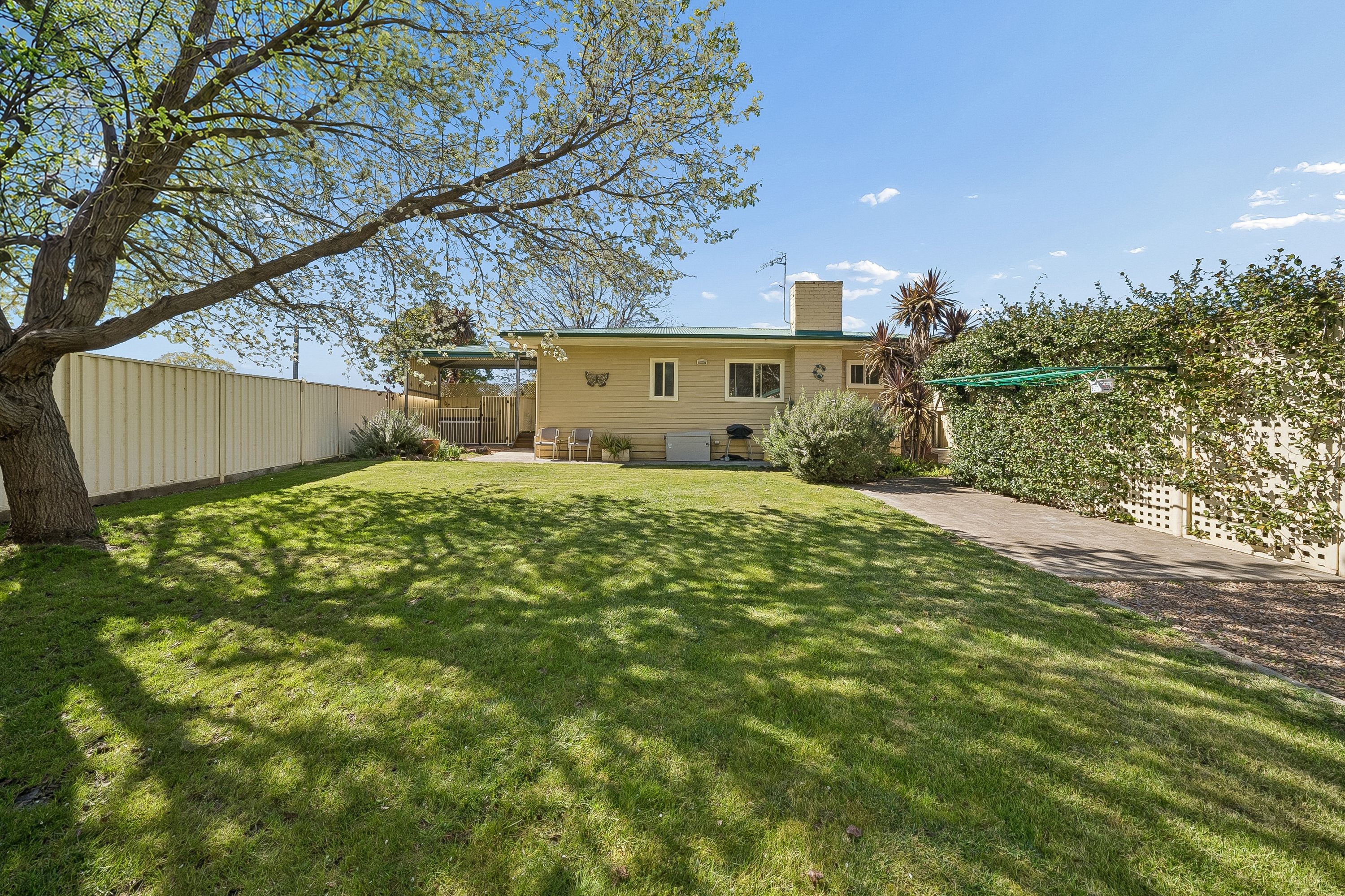 17 Mitchell Avenue — photo 13 of 15
