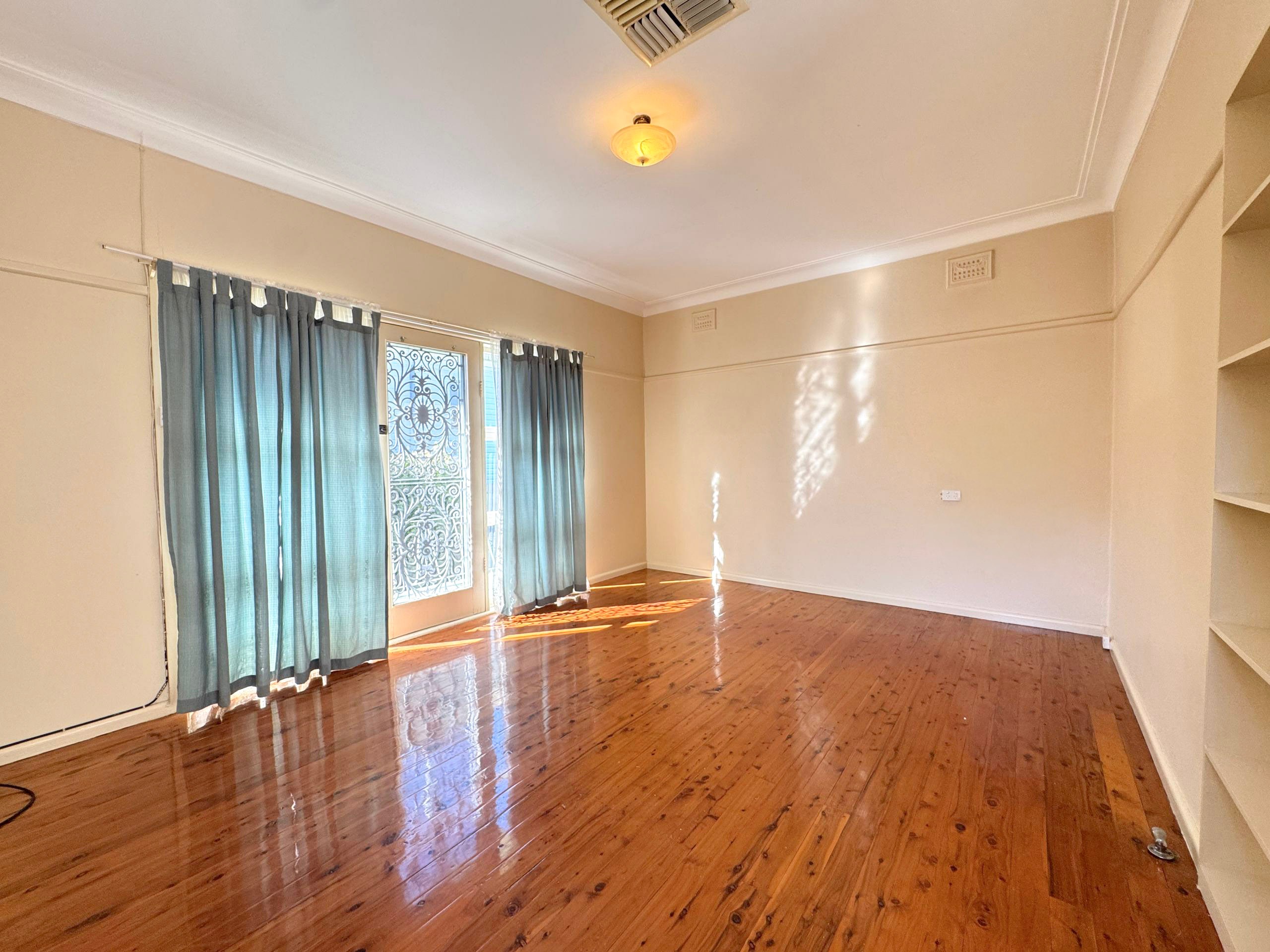 13 Hume Street, Parkes, NSW 2870