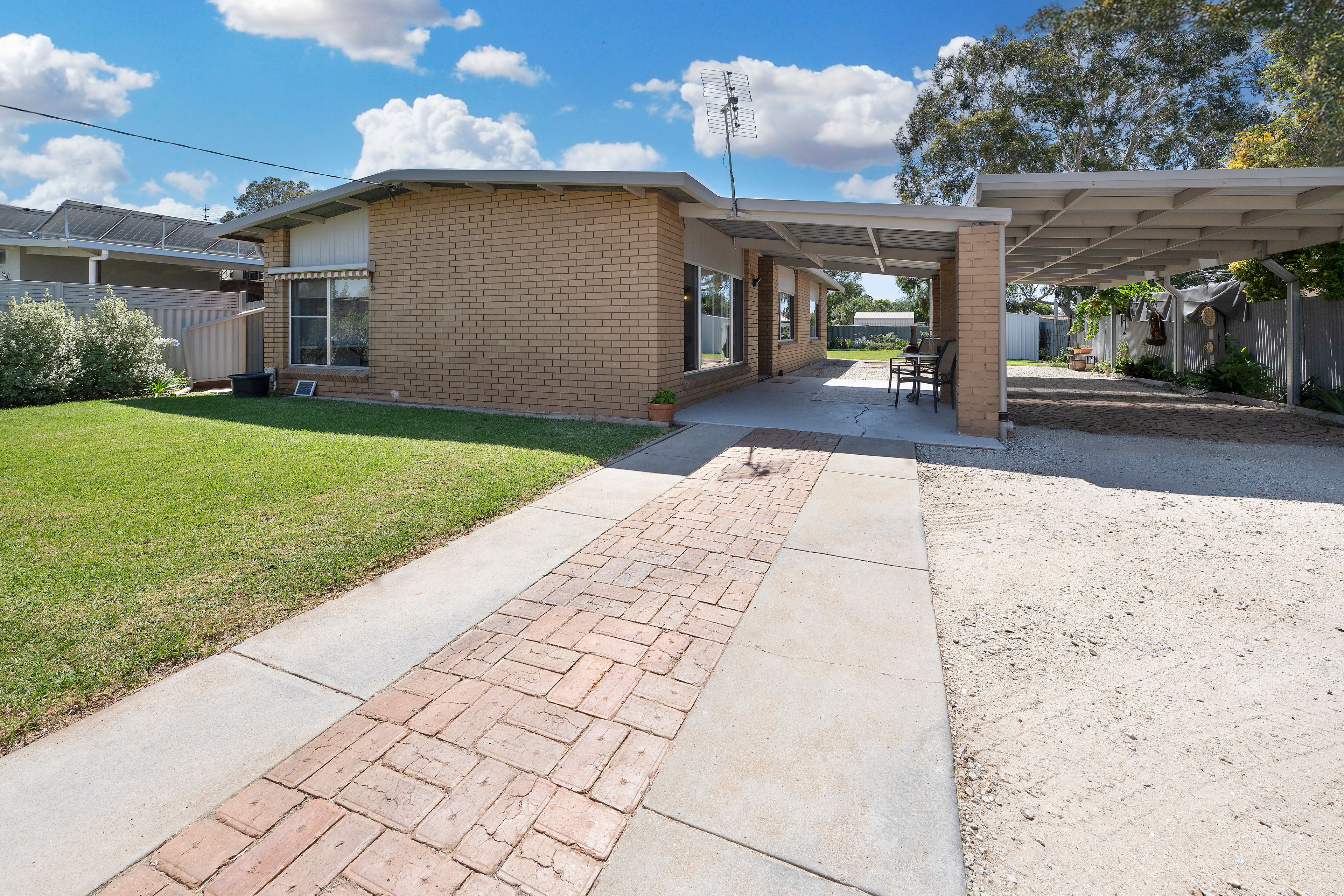 23 Douglas Avenue, Swan Hill VIC 3585