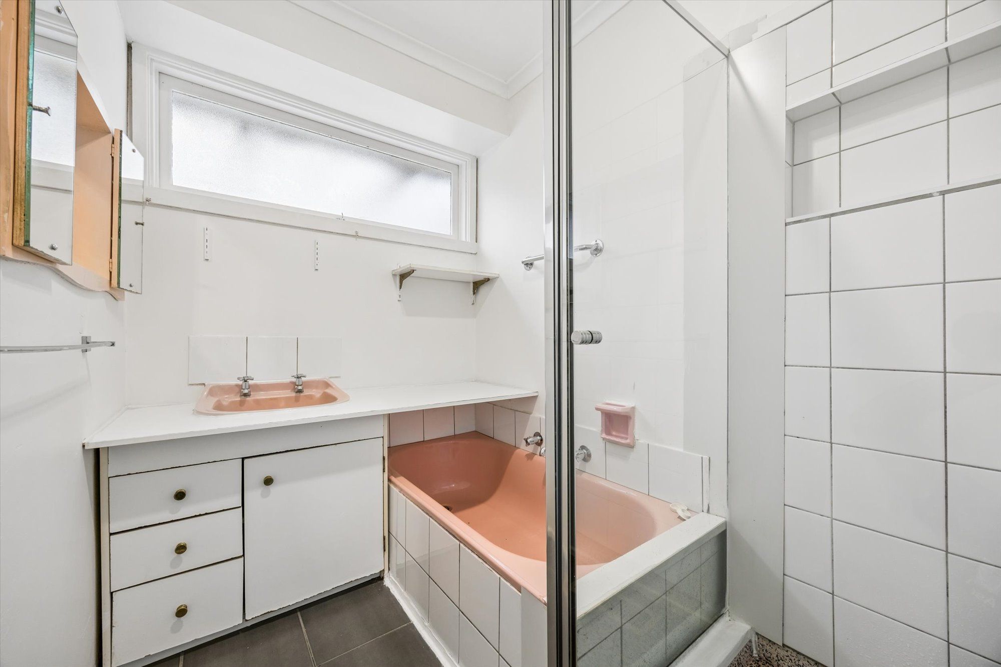 22 Carnarvon Avenue — photo 5 of 6