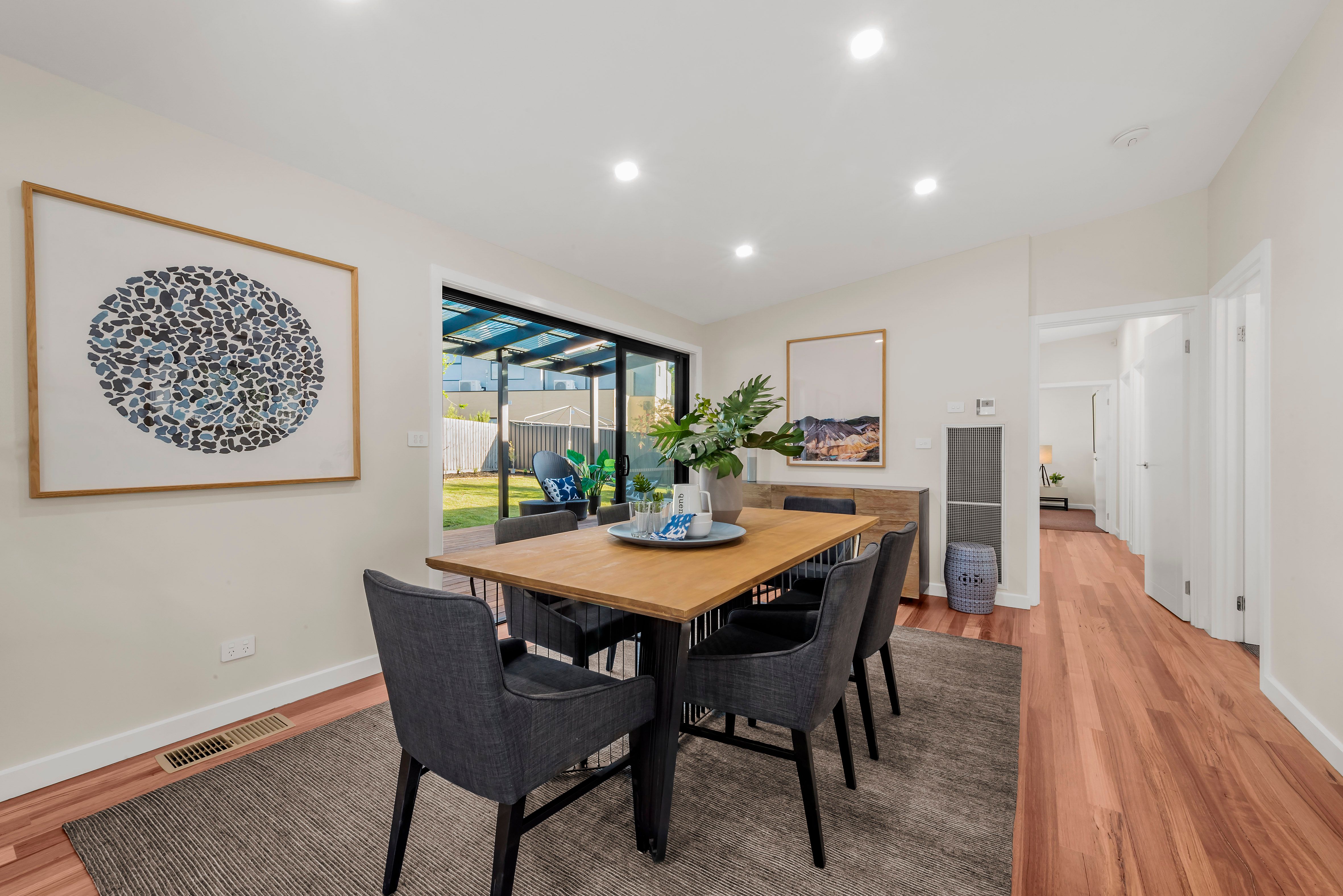 6 Lynwood Crescent — photo 6 of 13
