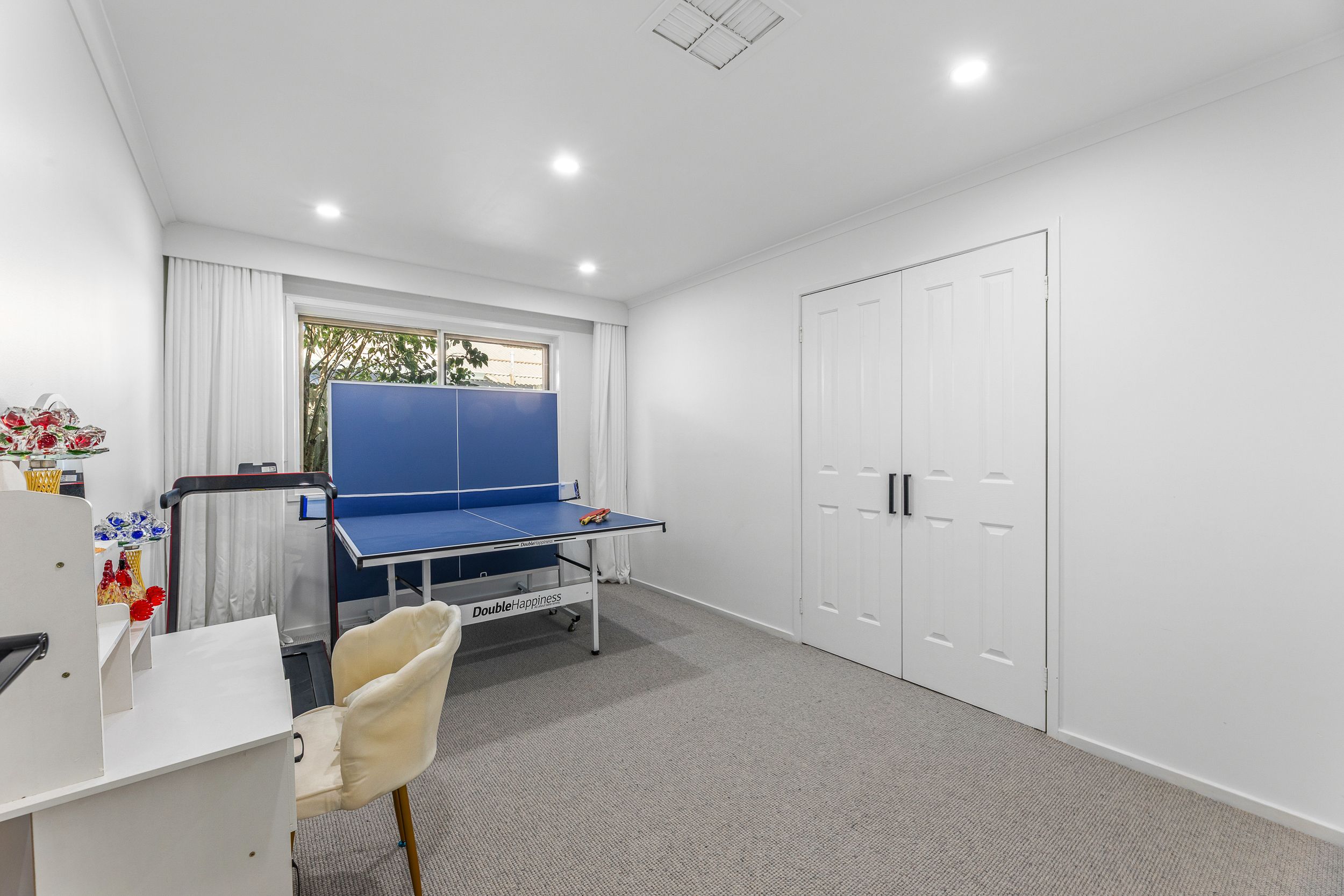 36 Simon Avenue — photo 11 of 20