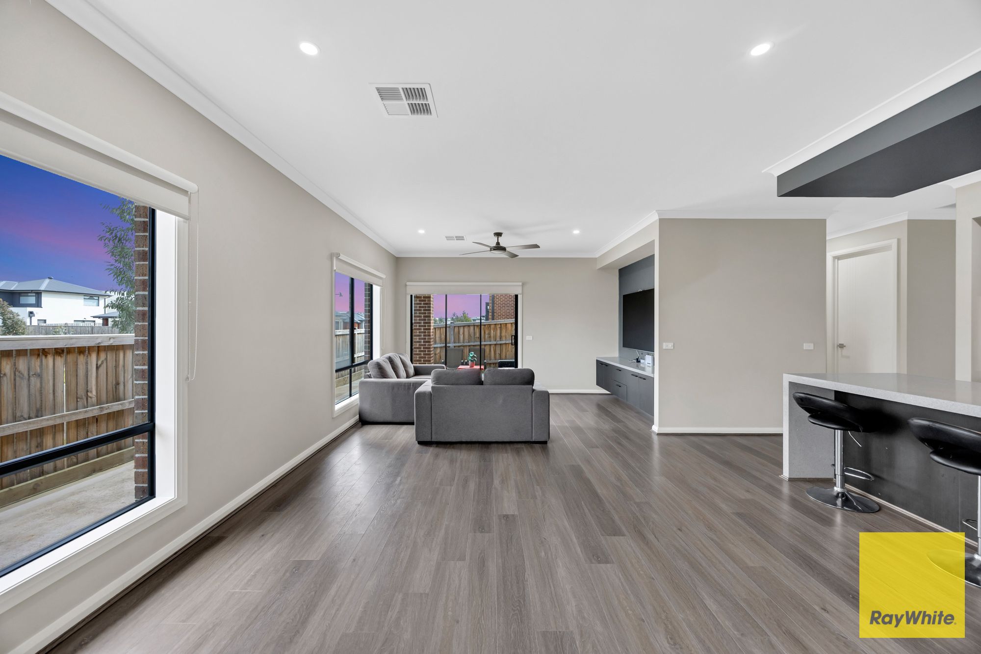 8 Idyll Street — photo 14 of 24