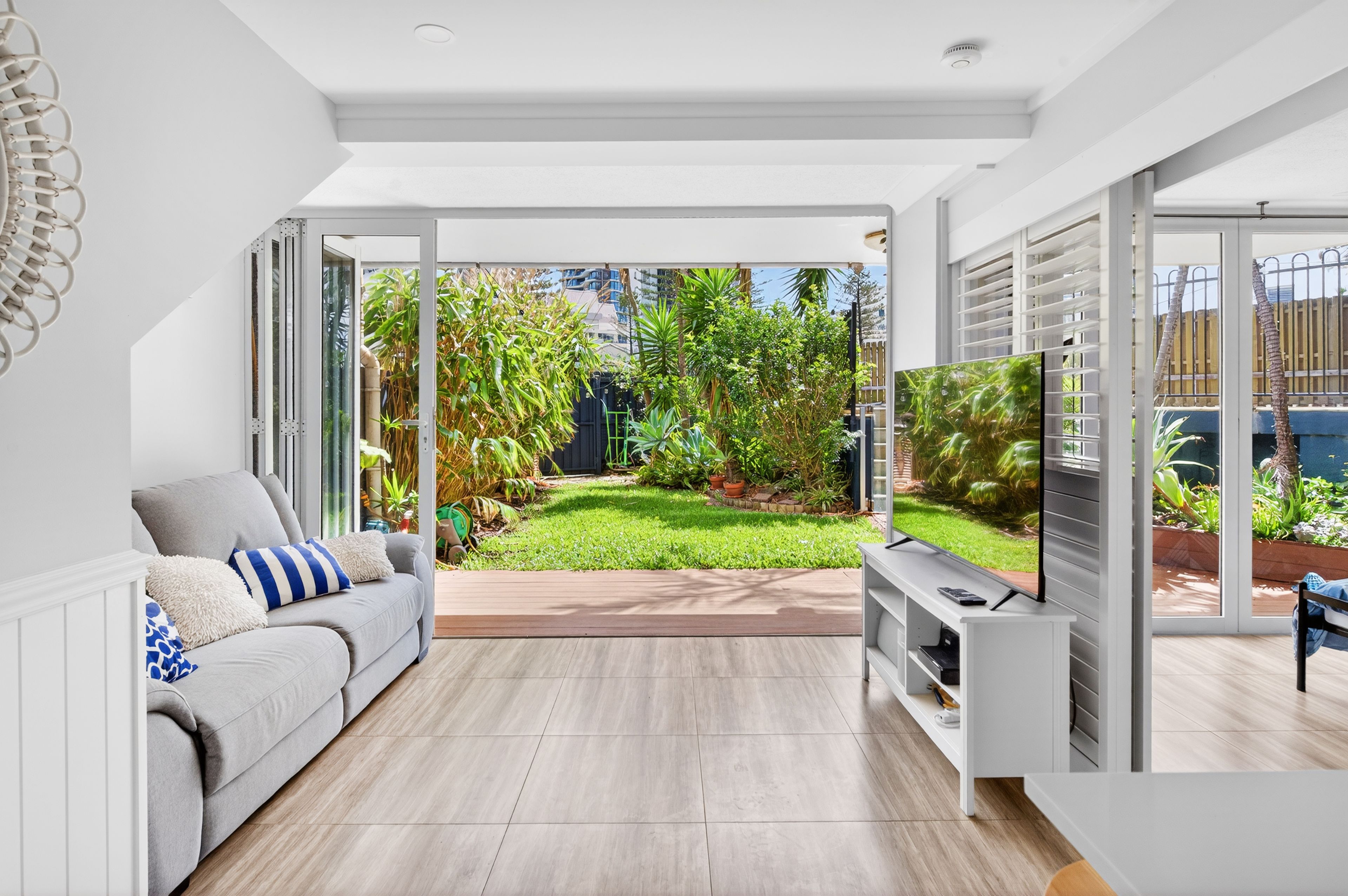 1/19 Fern Street, Surfers Paradise, QLD 4217