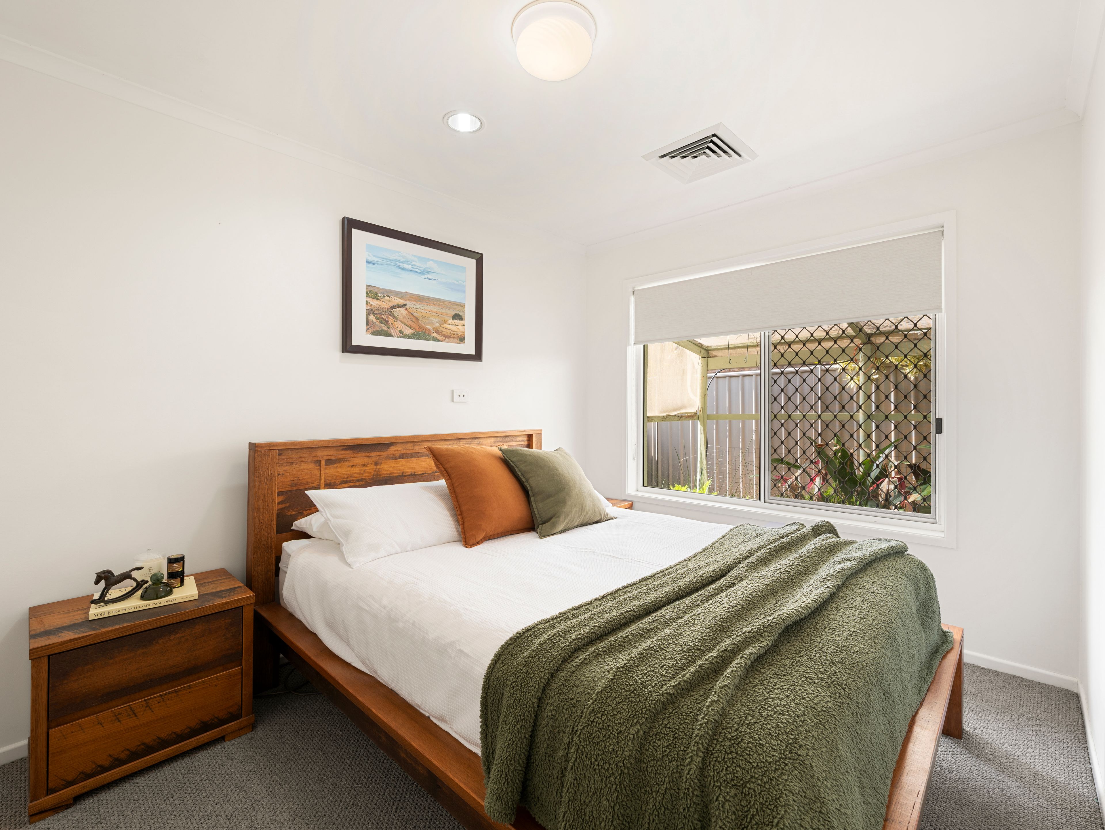 10 Woodlands Crescent — photo 14 of 21
