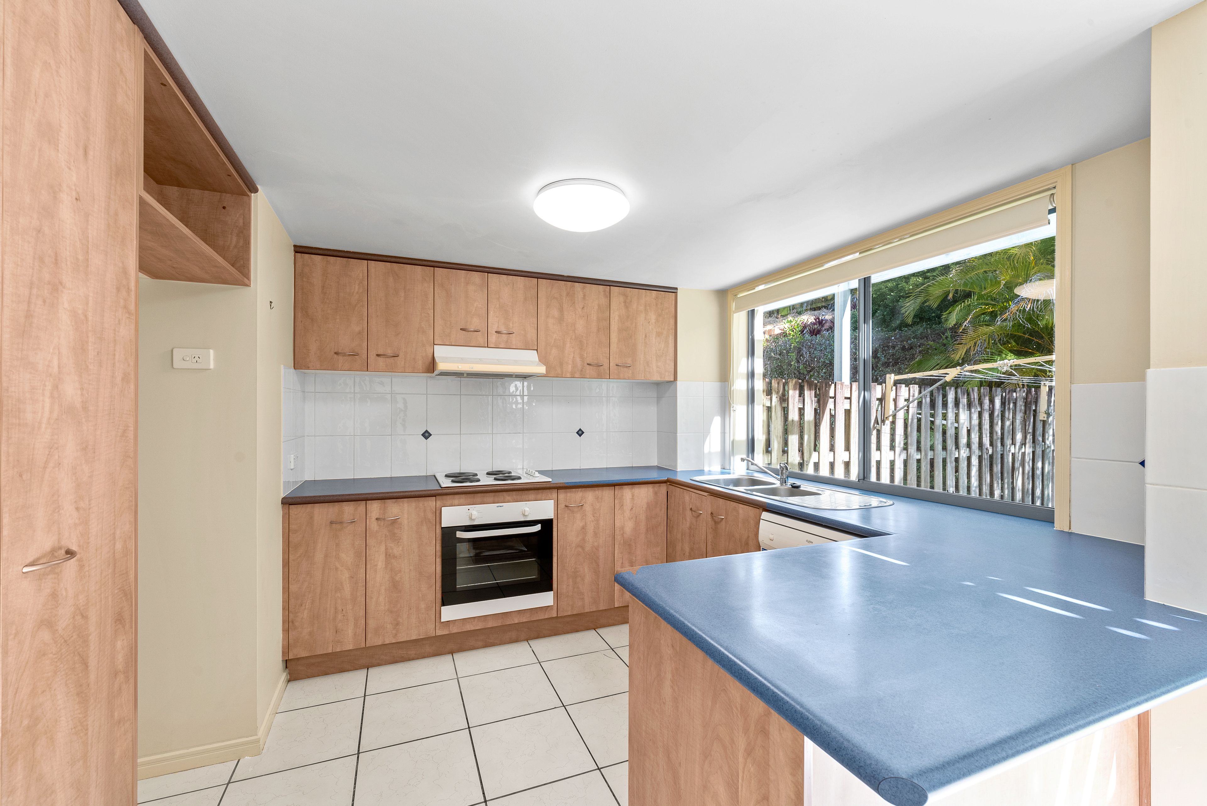21/2 Studio Drive, Pacific Pines, QLD 4211