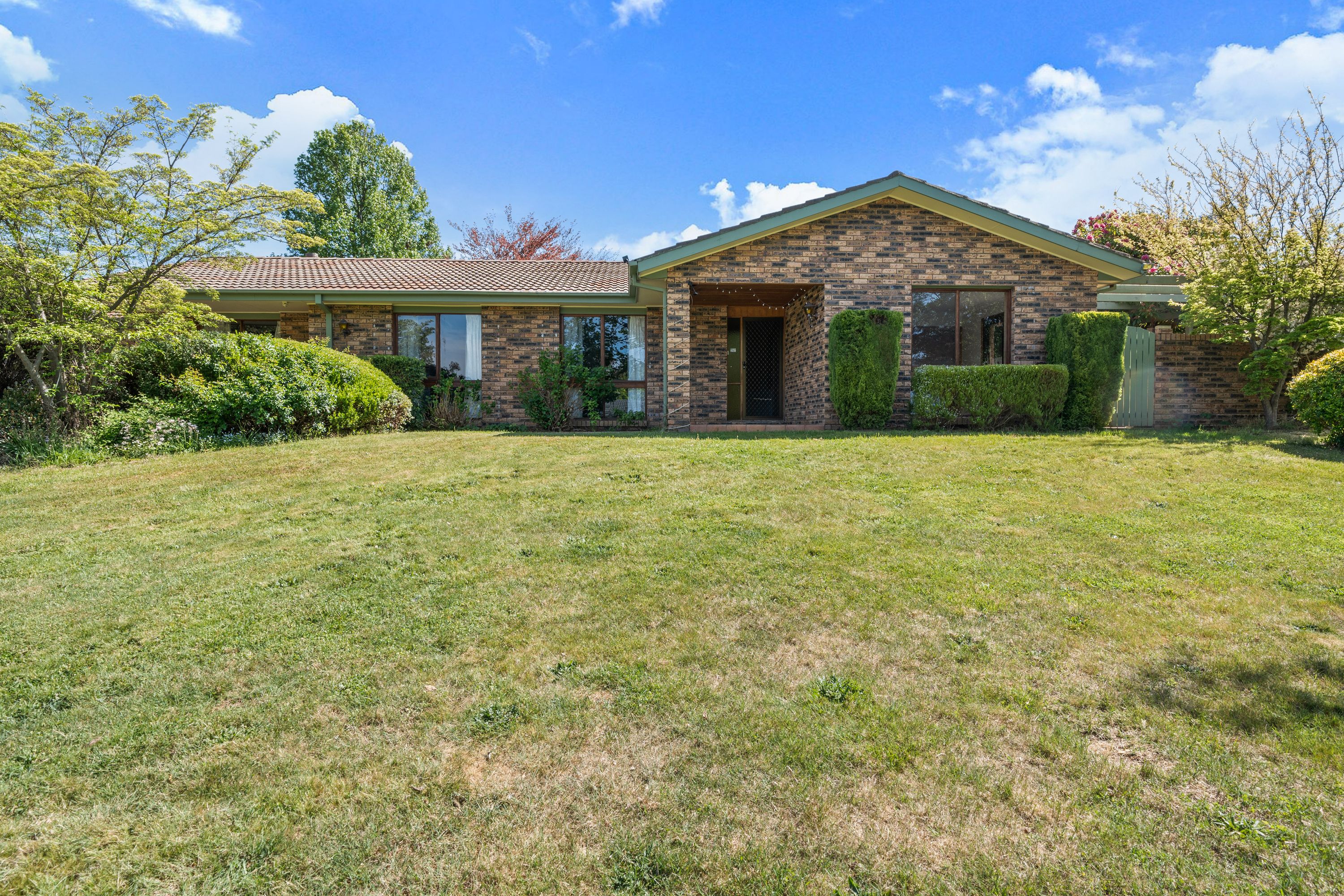 6 Bow Place, Fadden, ACT 2904