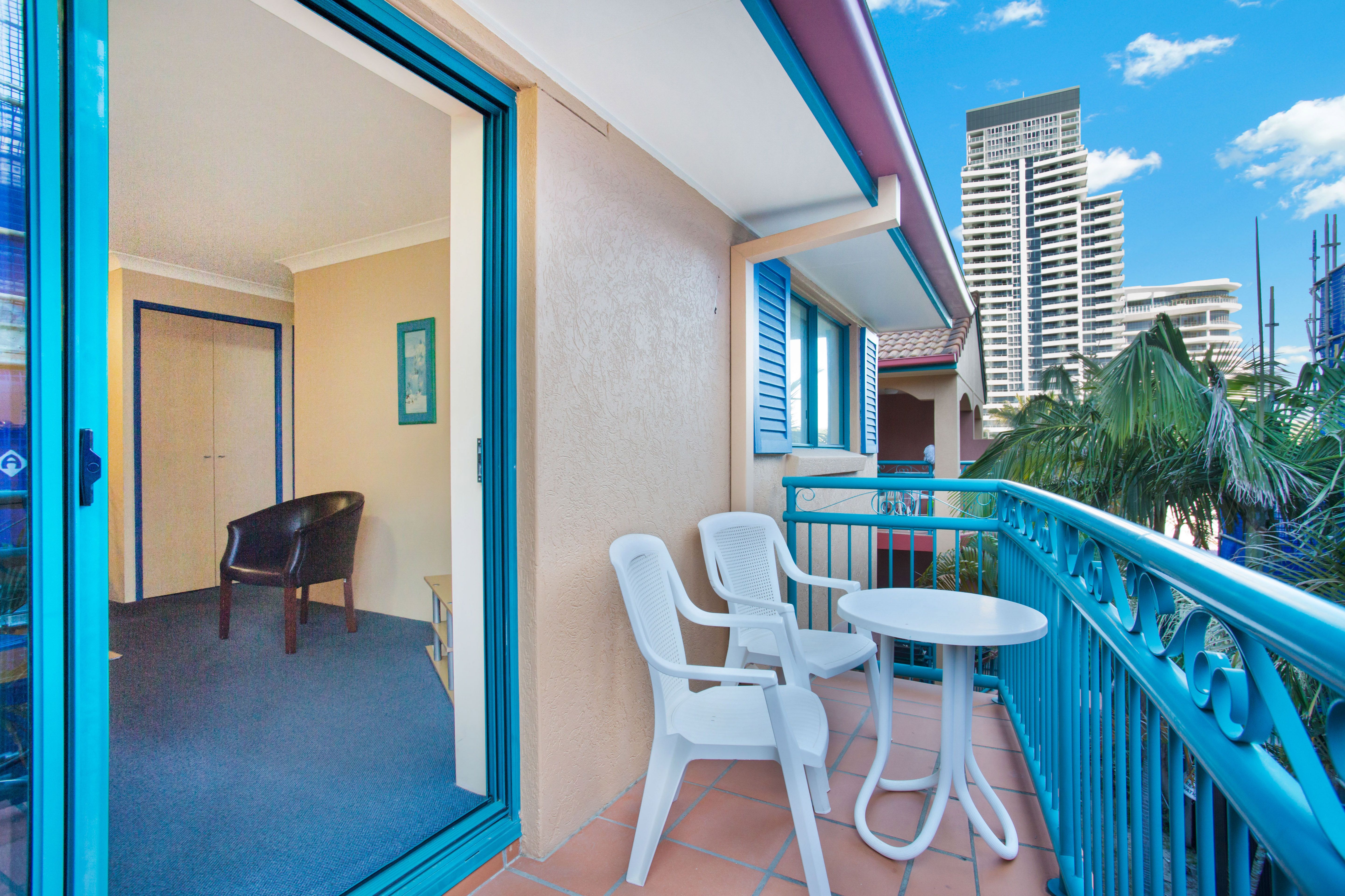 11-17 Philip Avenue, Broadbeach QLD 4218