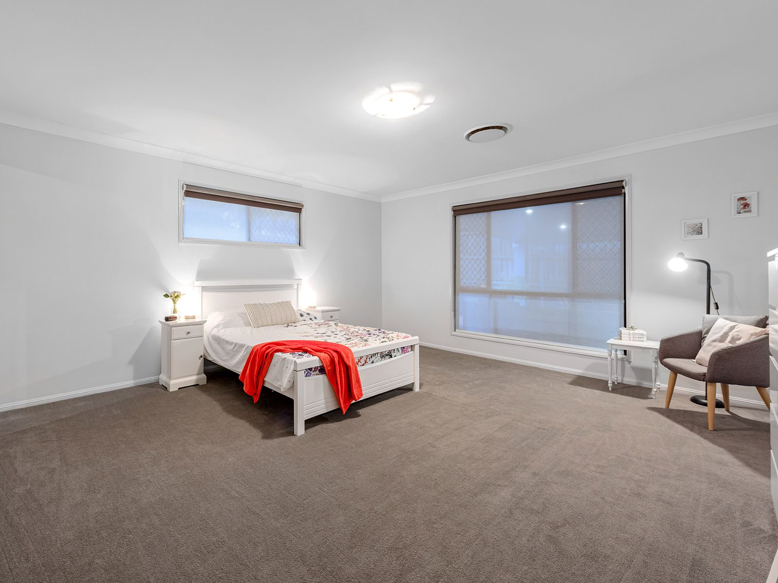 29 Lakeside Circuit, Sinnamon Park, QLD 4073