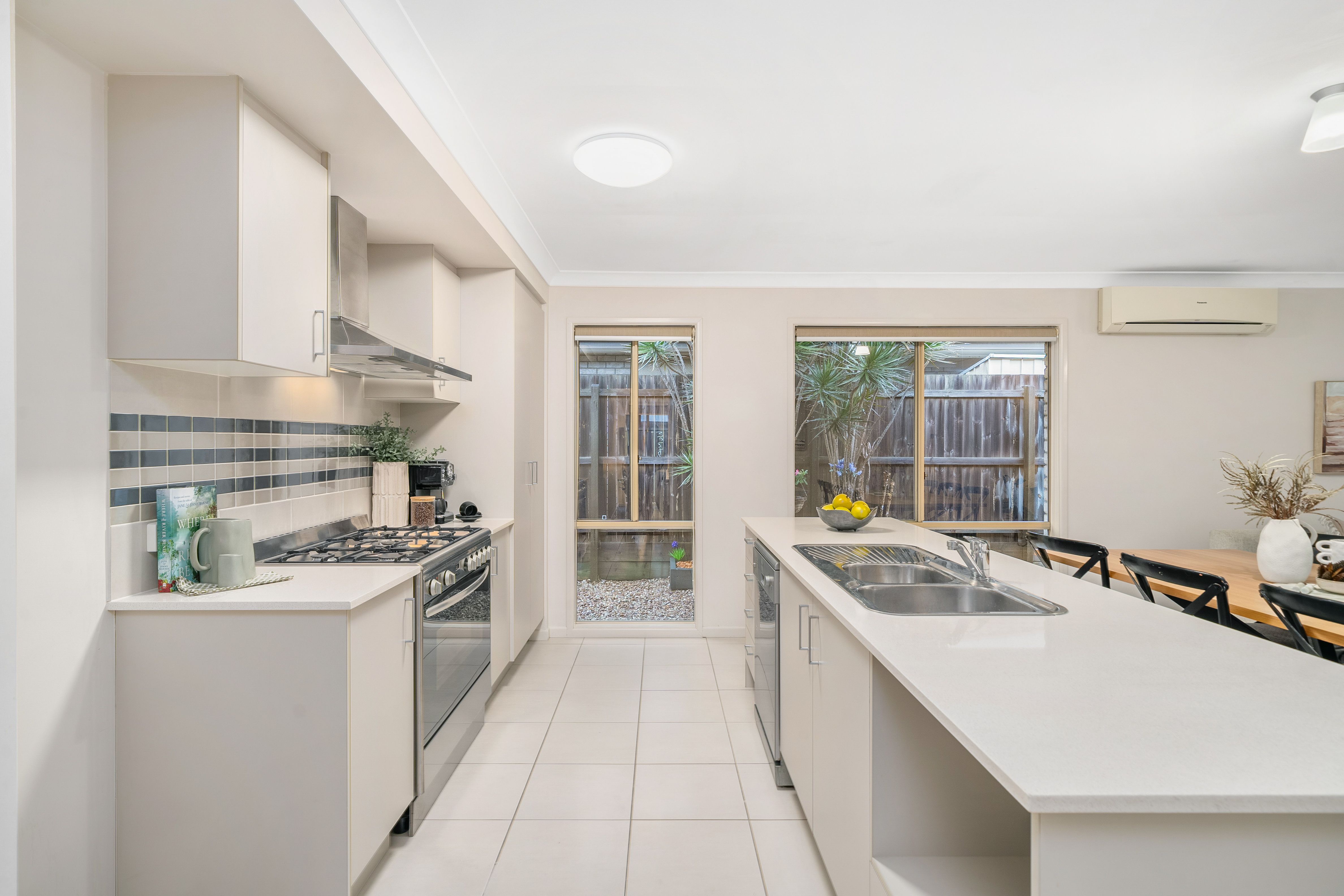 73 Daintree Circuit, North Lakes, QLD 4509