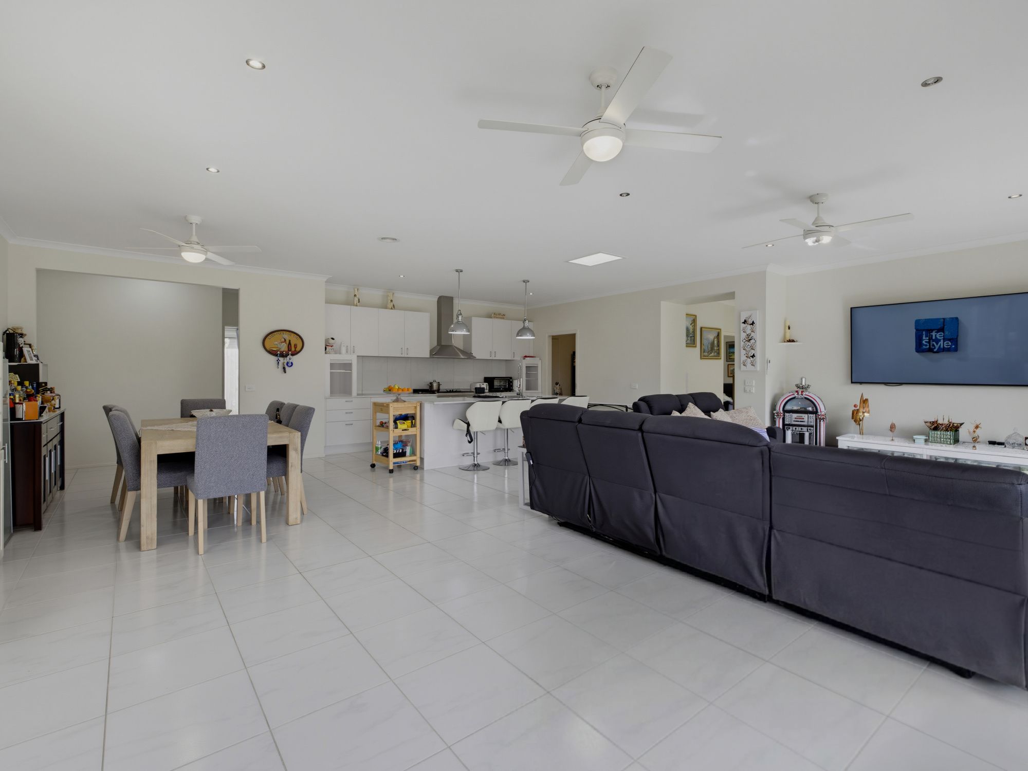 25 Vicars Avenue — photo 5 of 19