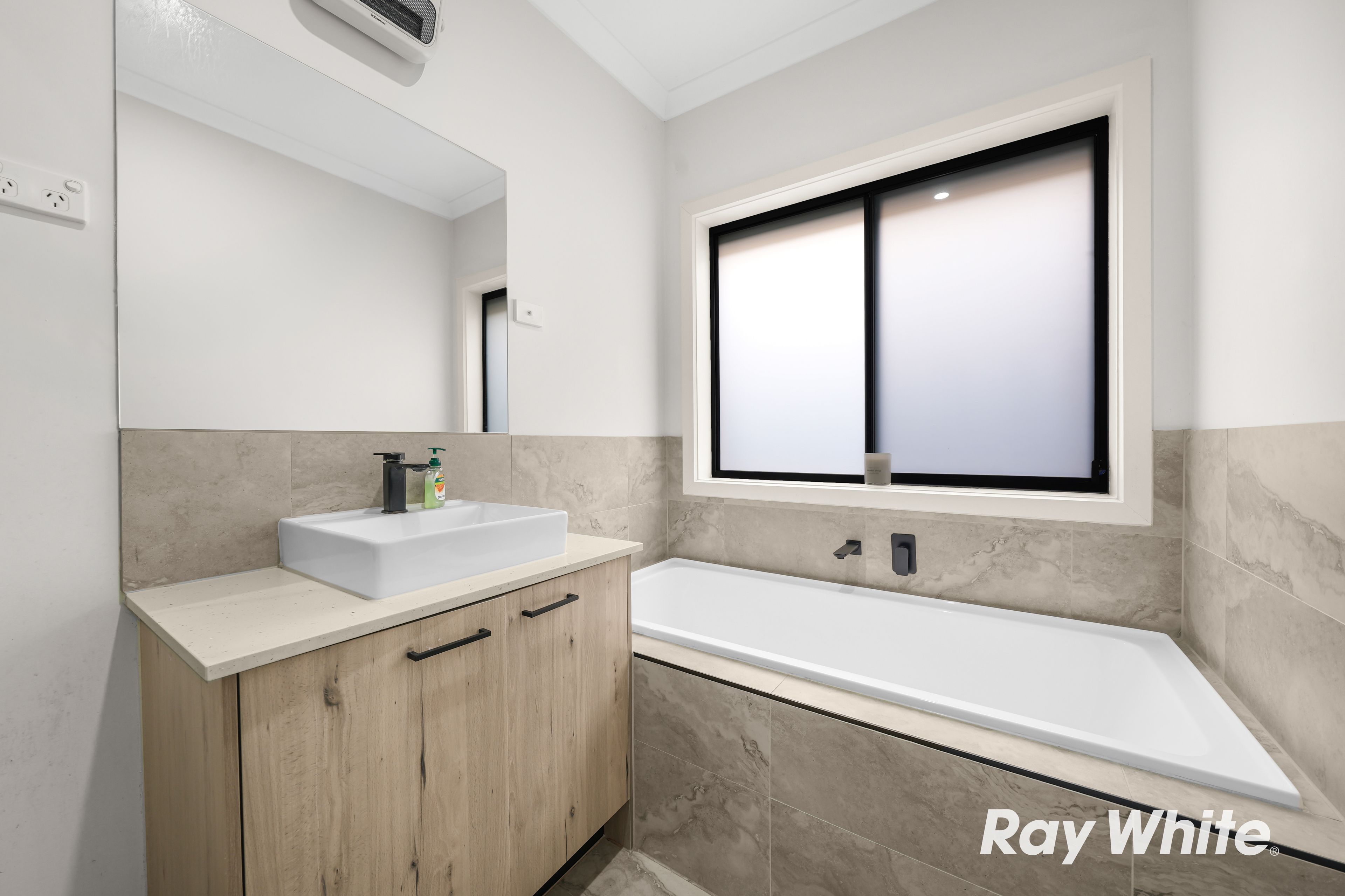 28 Sallybank Crescent — photo 16 of 20