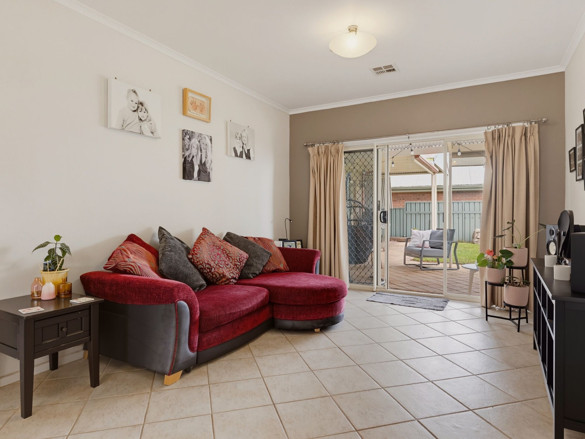 8 Gleneagles Road — photo 9 of 25