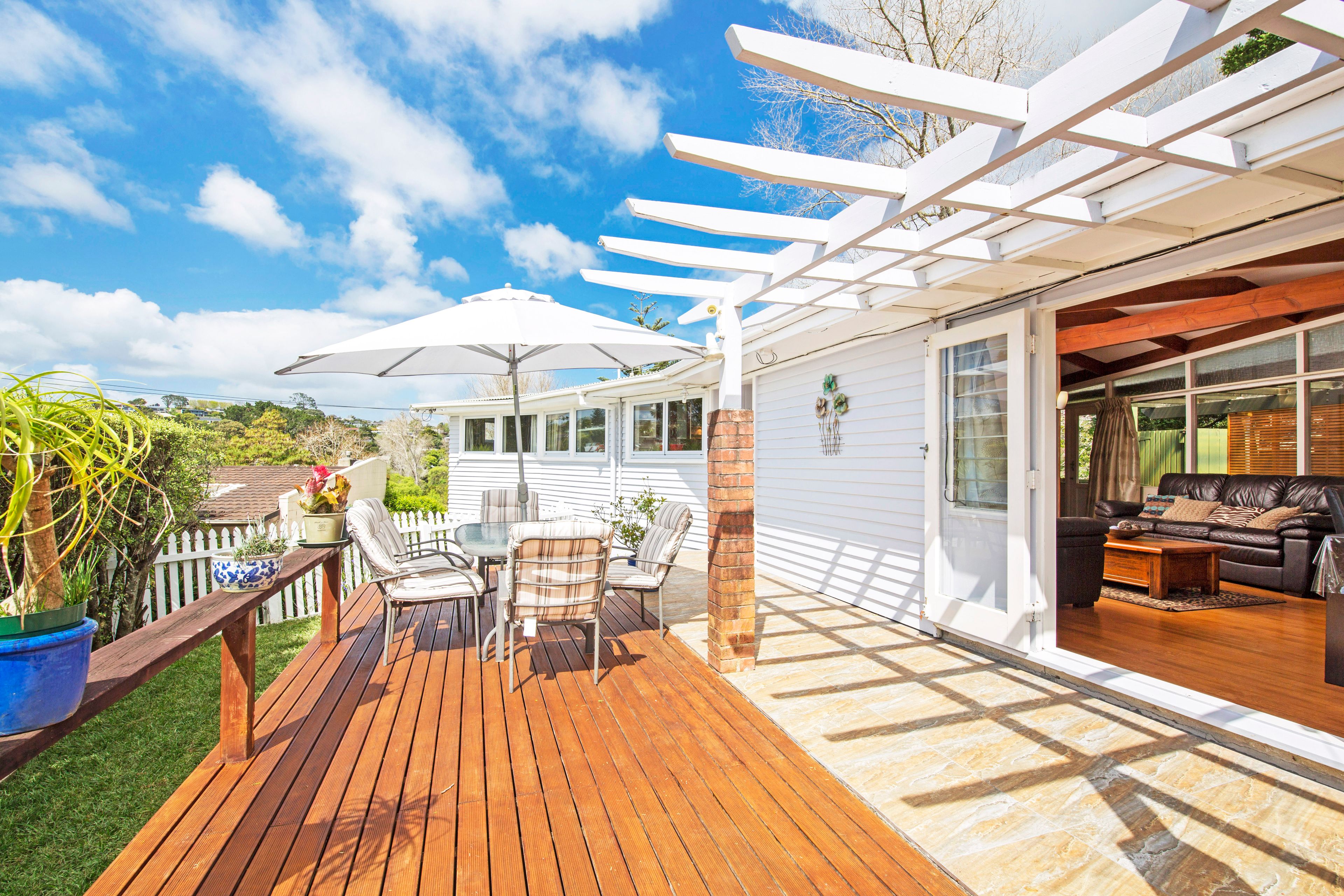 27 Colmar Road, Mellons Bay, Manukau City