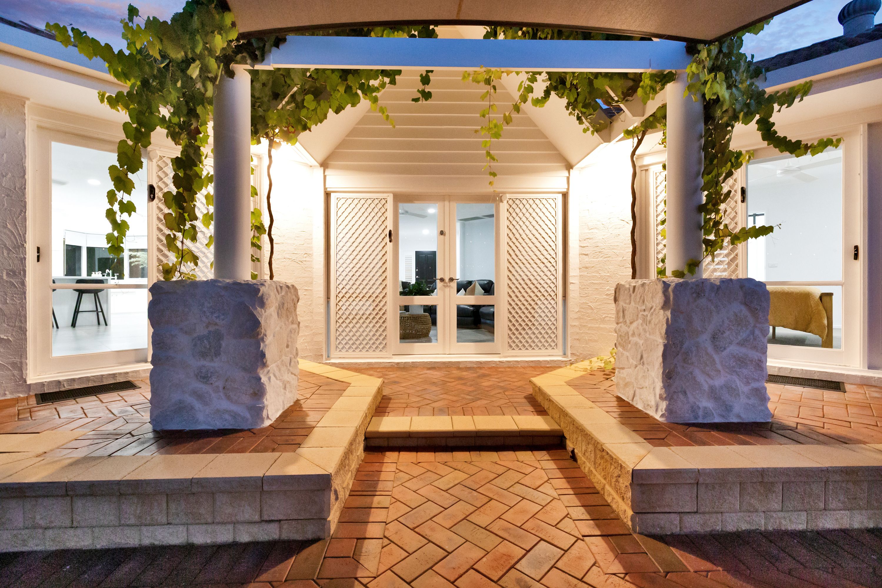 10 Mayfield Rise — photo 18 of 26