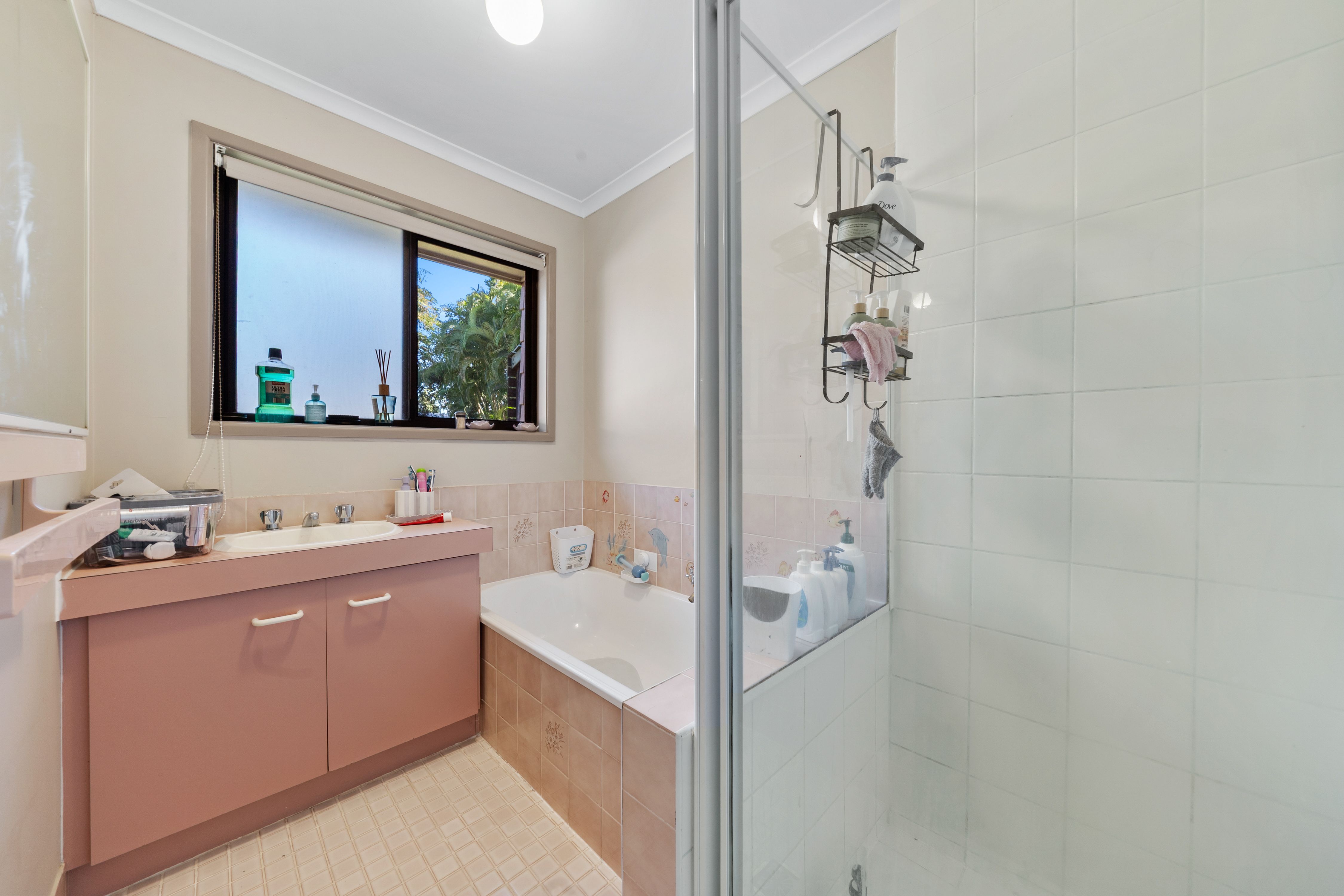 60 Roselea Street — photo 5 of 17