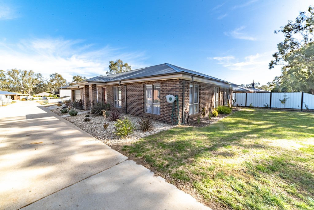 8/21 Scullys Lane, Heathcote, VIC 3523