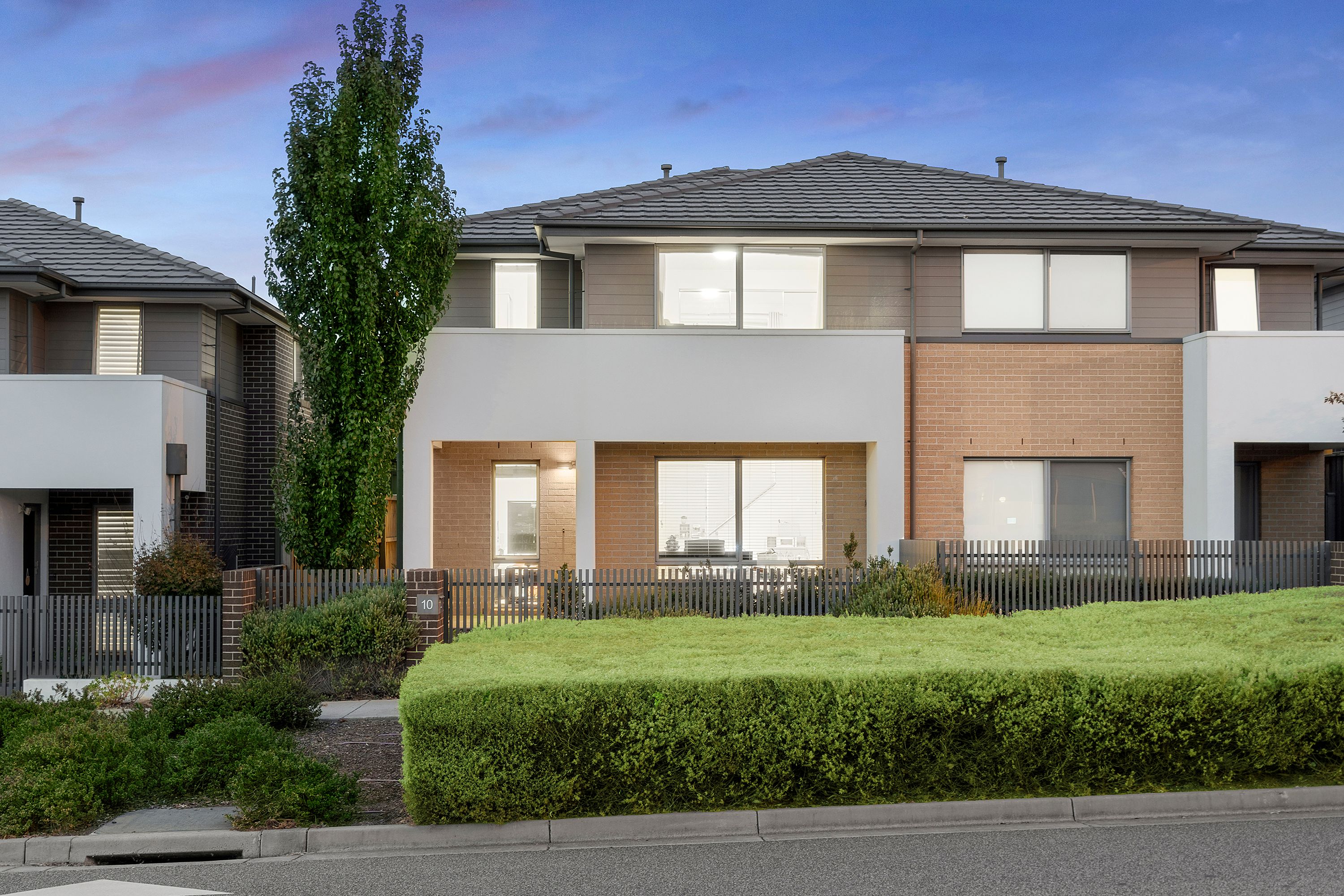 10 Harcrest Boulevard, Wantirna South VIC 3152