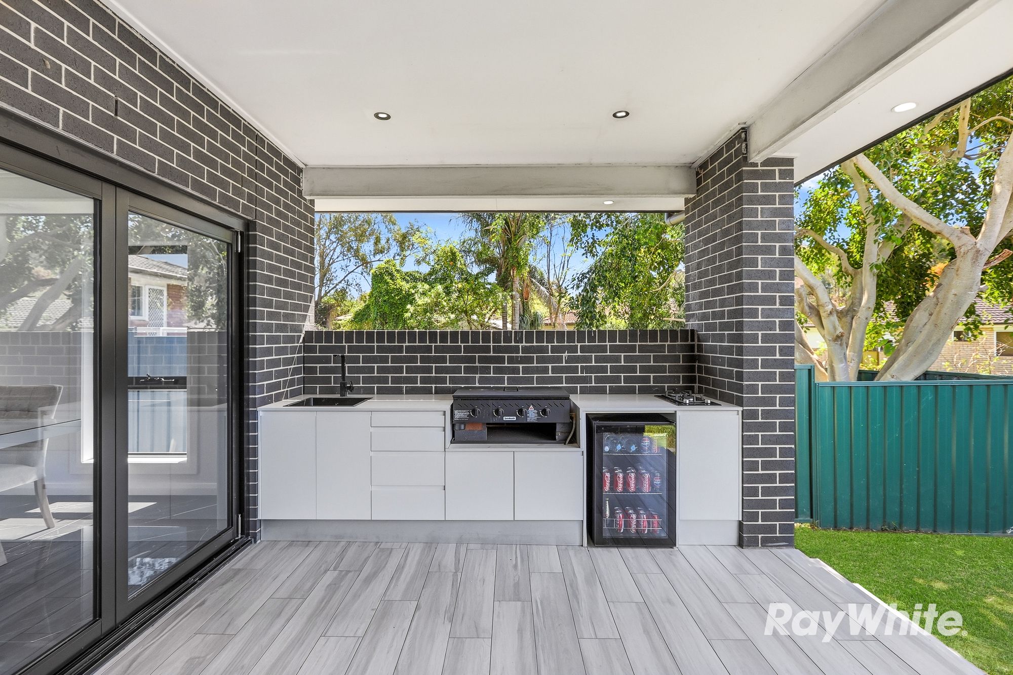 6 Nathan Crescent — photo 19 of 26