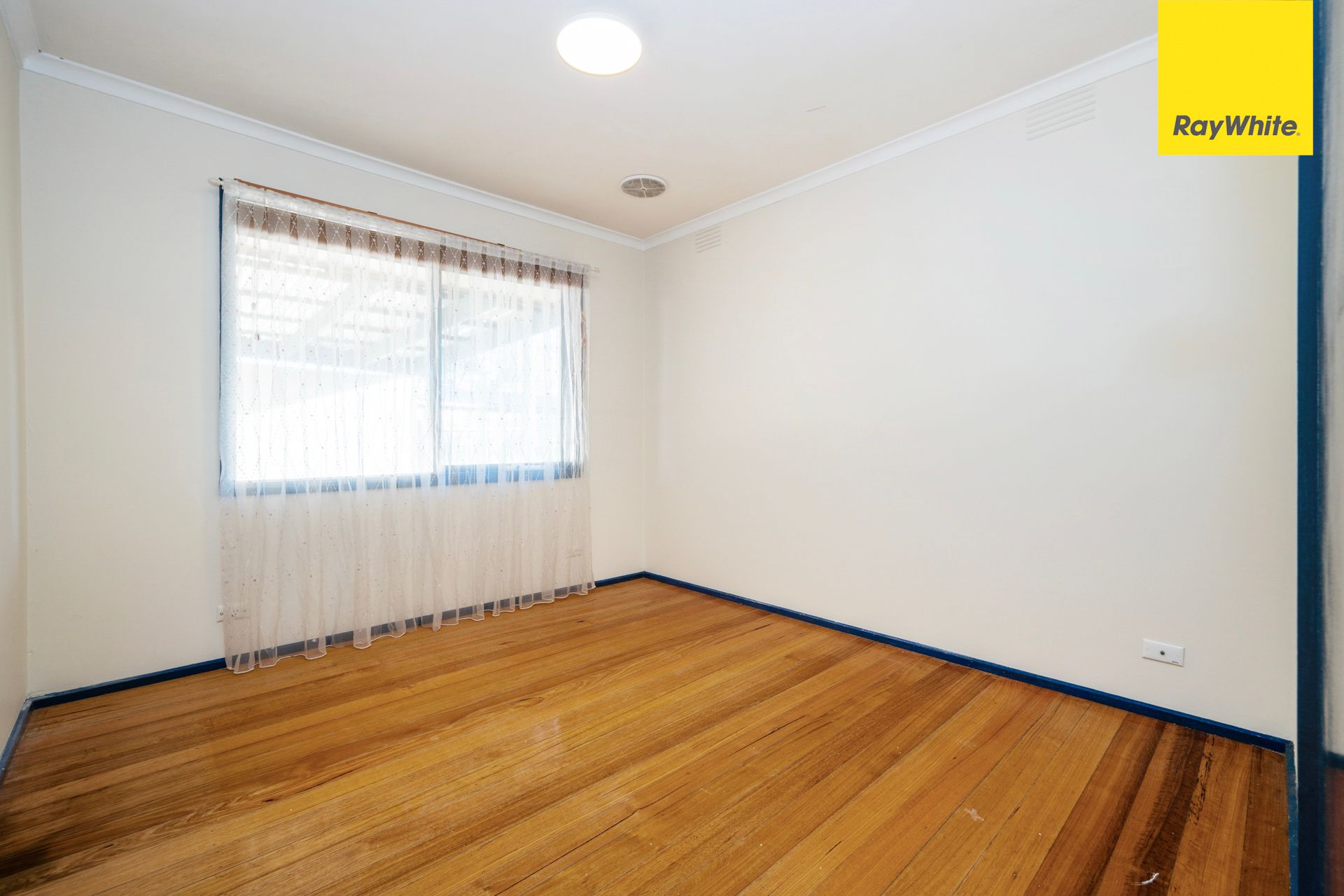 10 Quail Crescent — photo 10 of 20