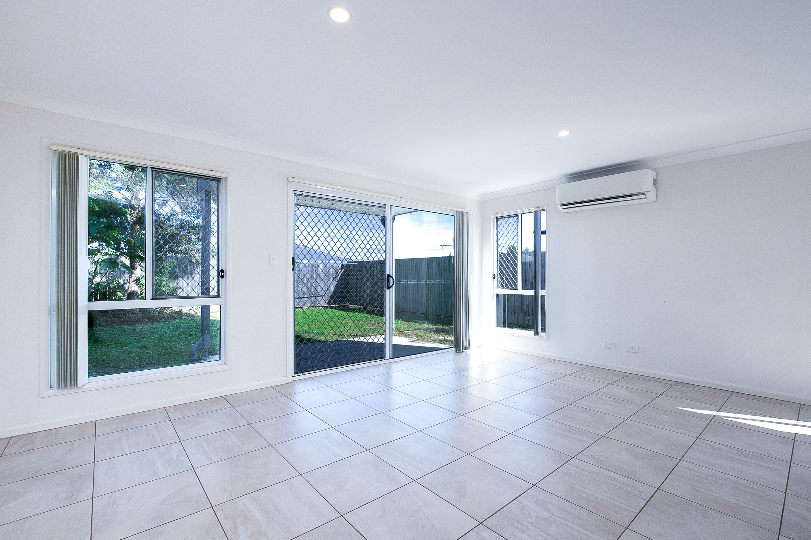 28 Larcom Crescent, Redbank Plains, QLD 4301