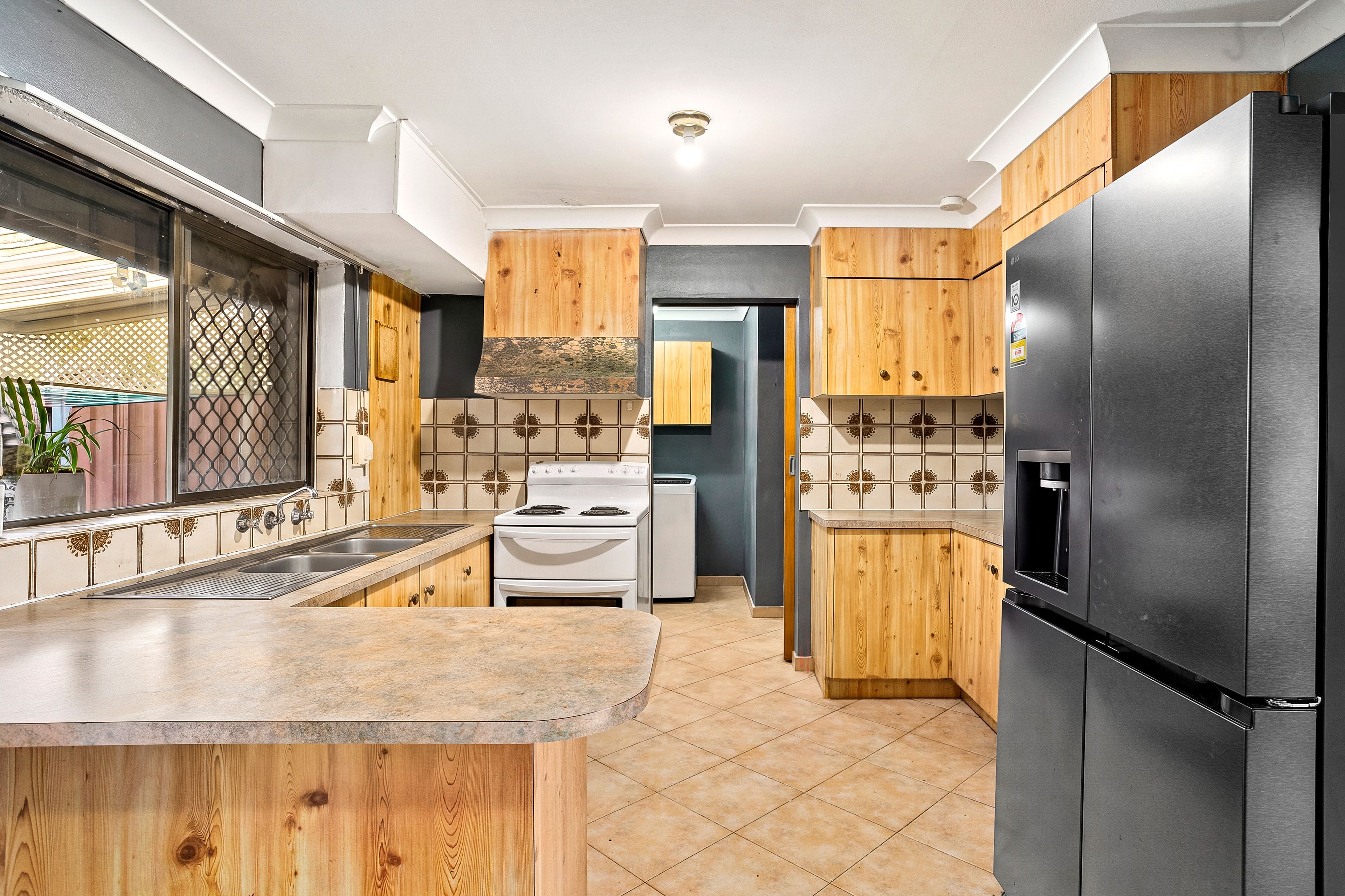 2/27 Kemblawarra Road, Warrawong, NSW 2502