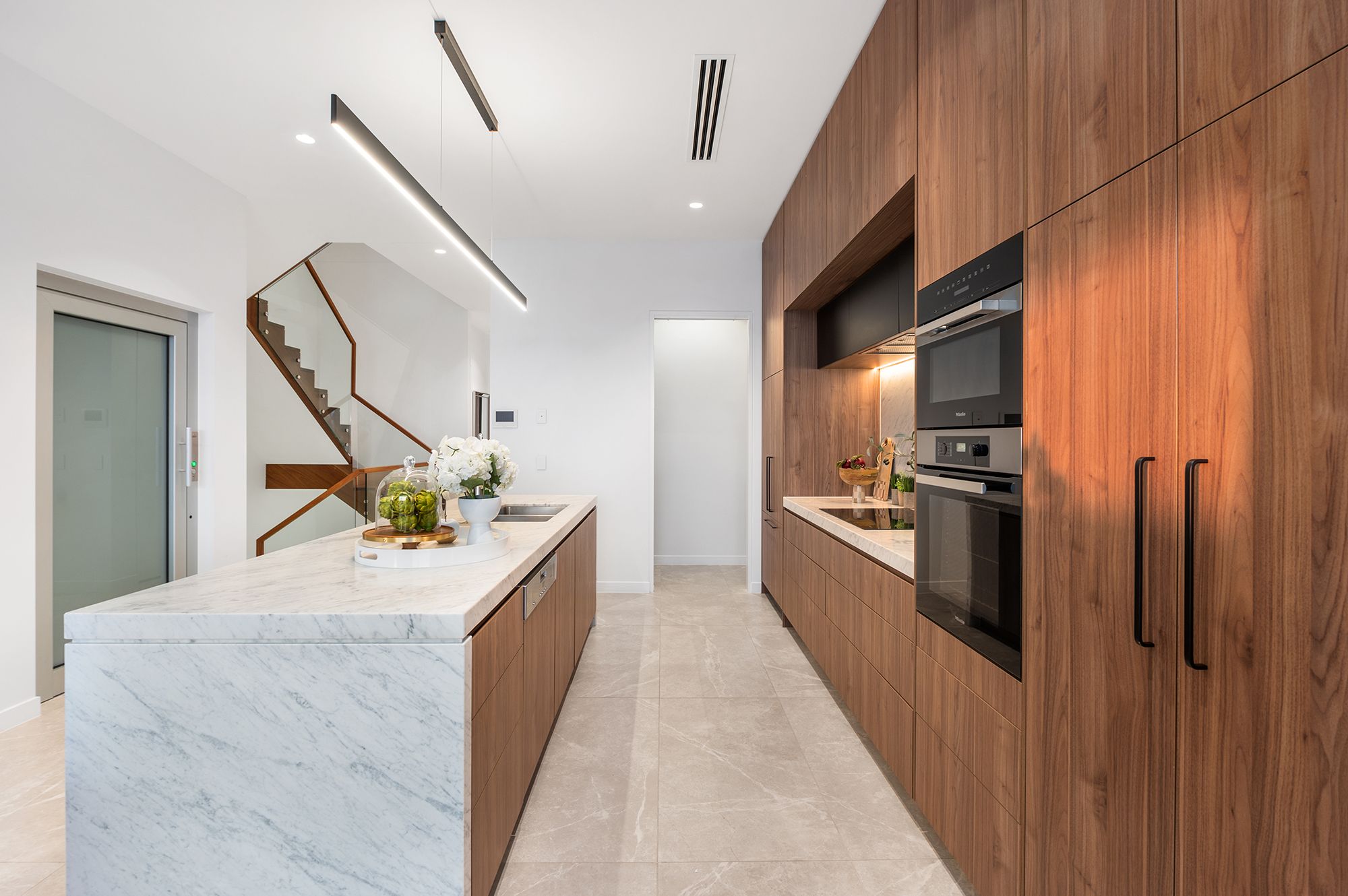 6/2 Marina Promenade, Paradise Point, QLD 4216