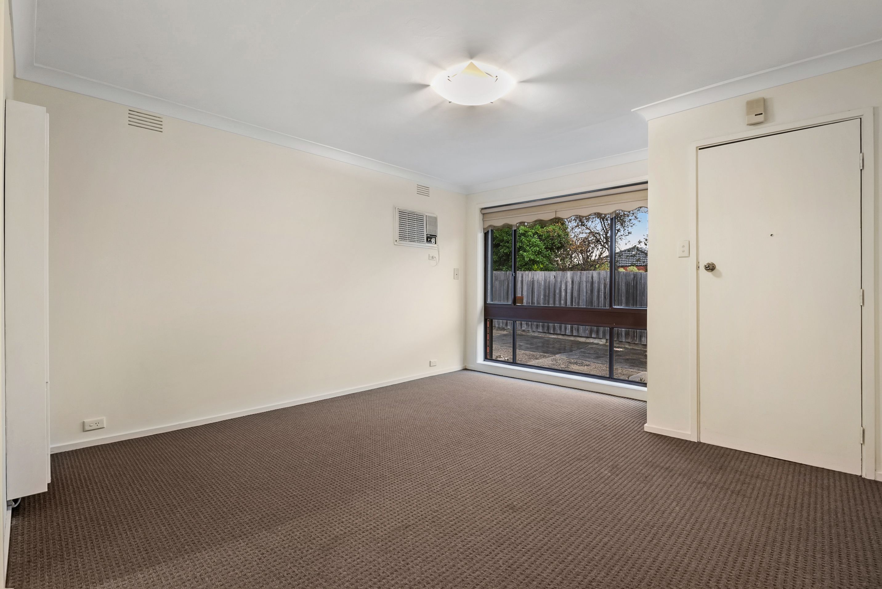 2/18 Duffy Street, Reservoir, VIC 3073