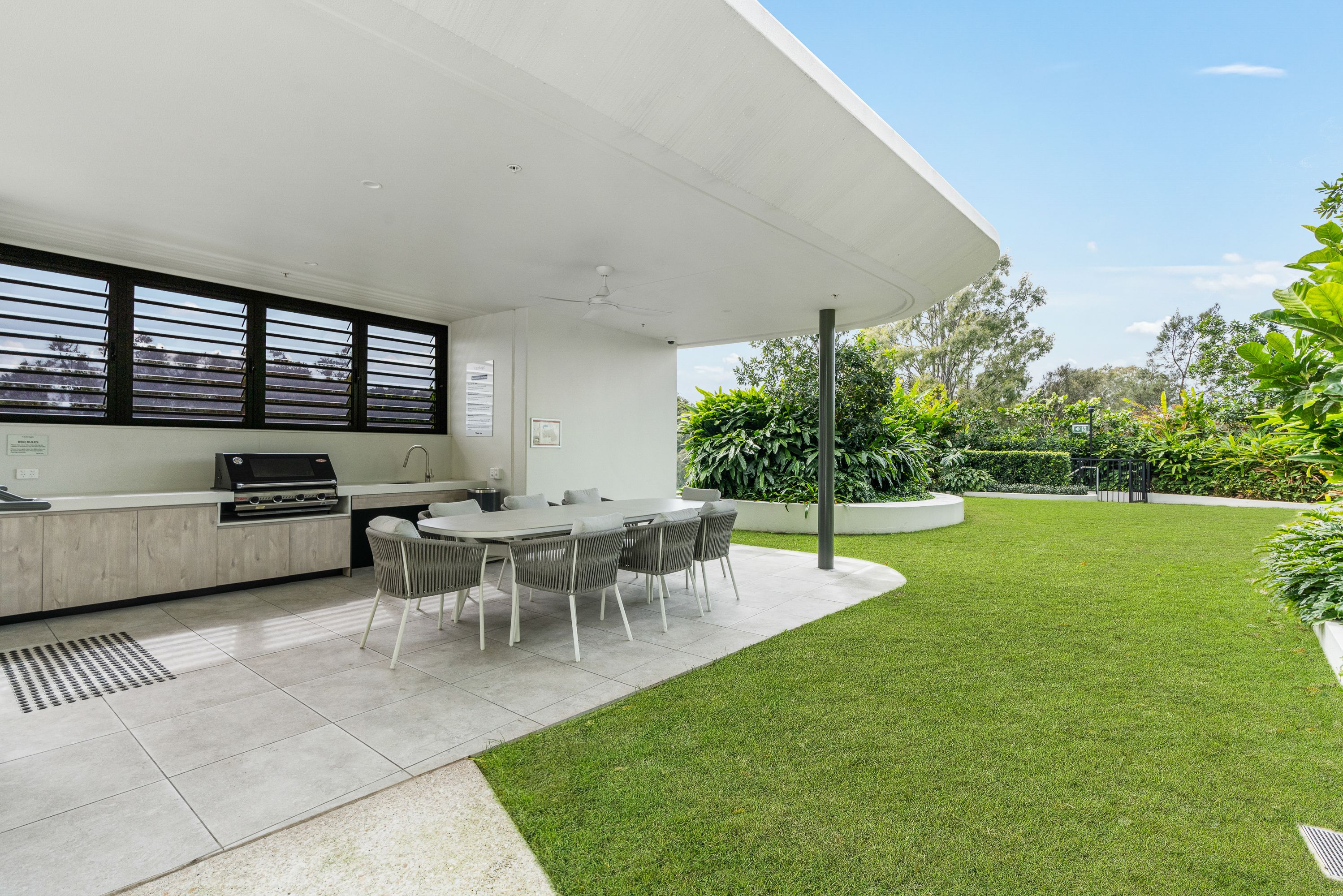 42/20 Executive Drive — photo 23 of 26