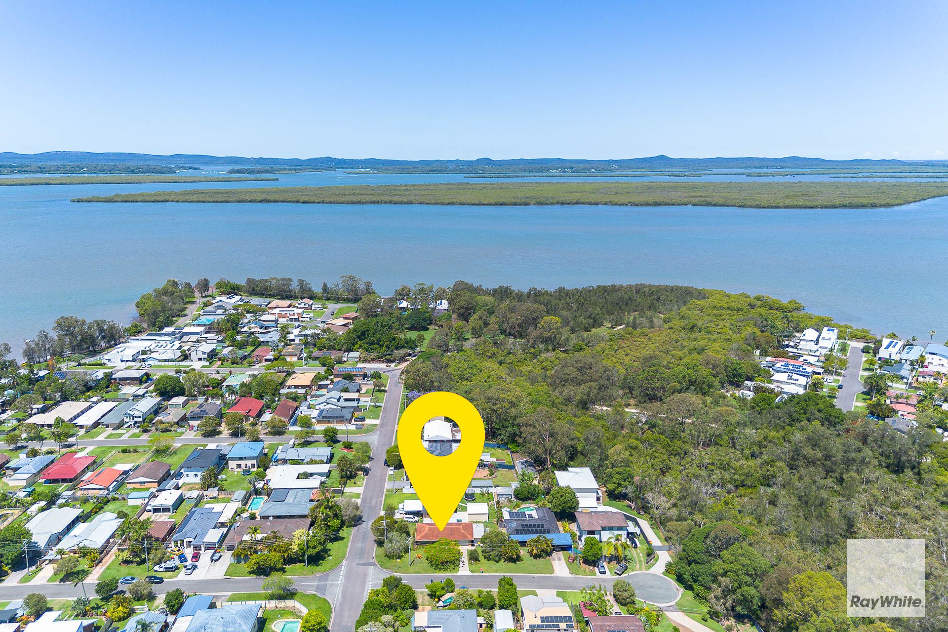 7 Lisa Street, Redland Bay, QLD 4165
