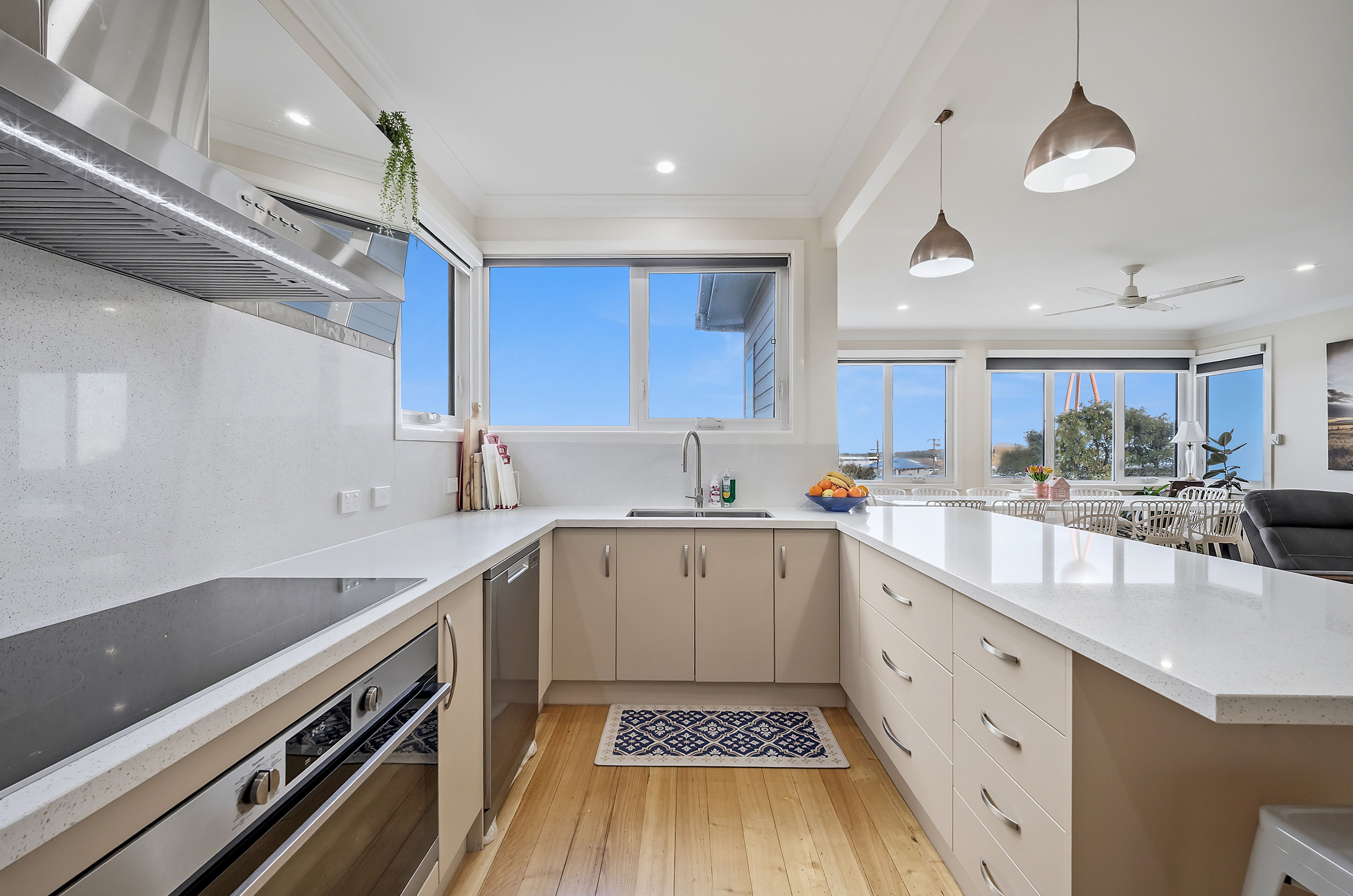 379 Raglan Parade — photo 6 of 17