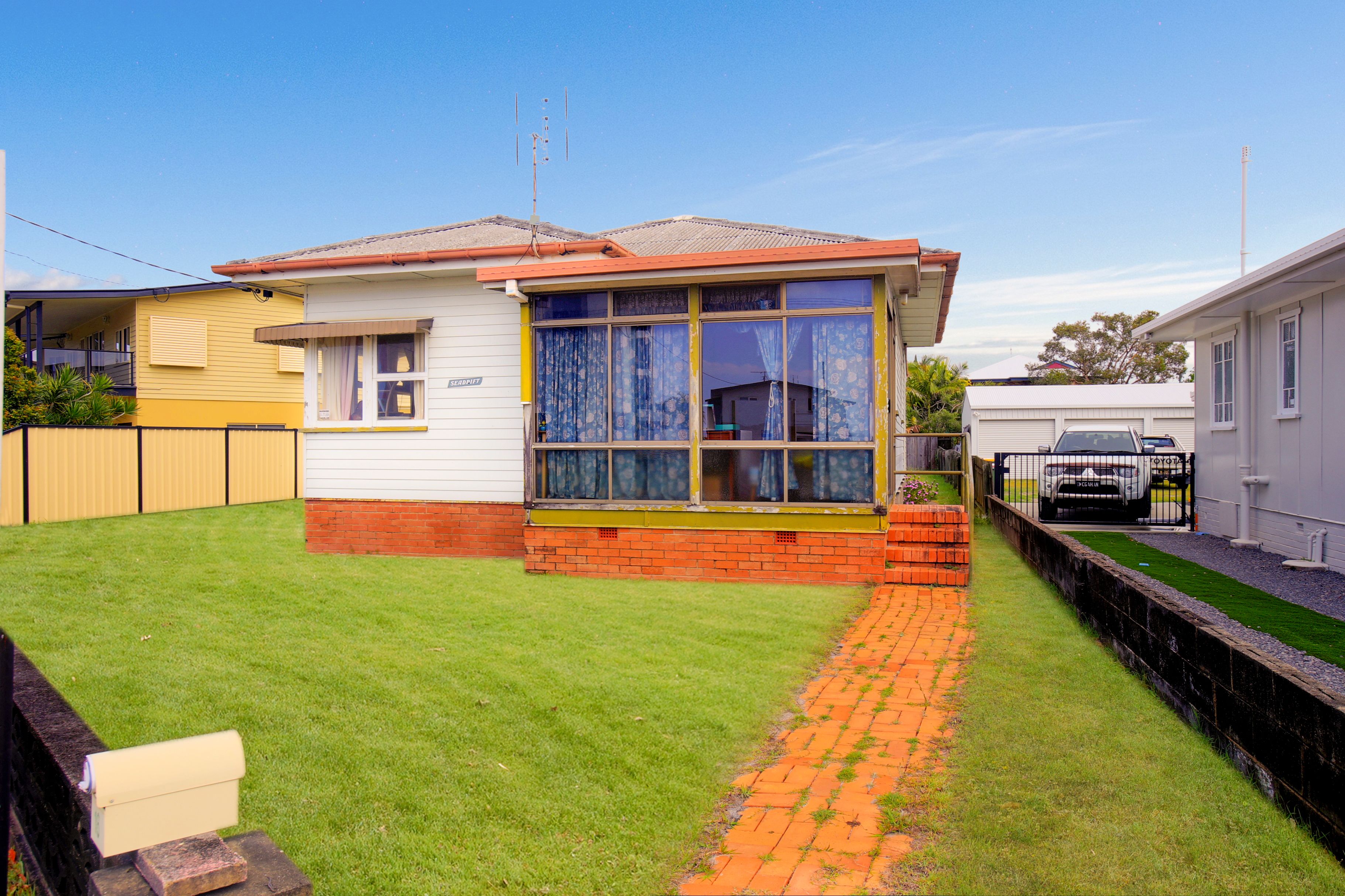 18 Landsborough Parade, Golden Beach, QLD 4551