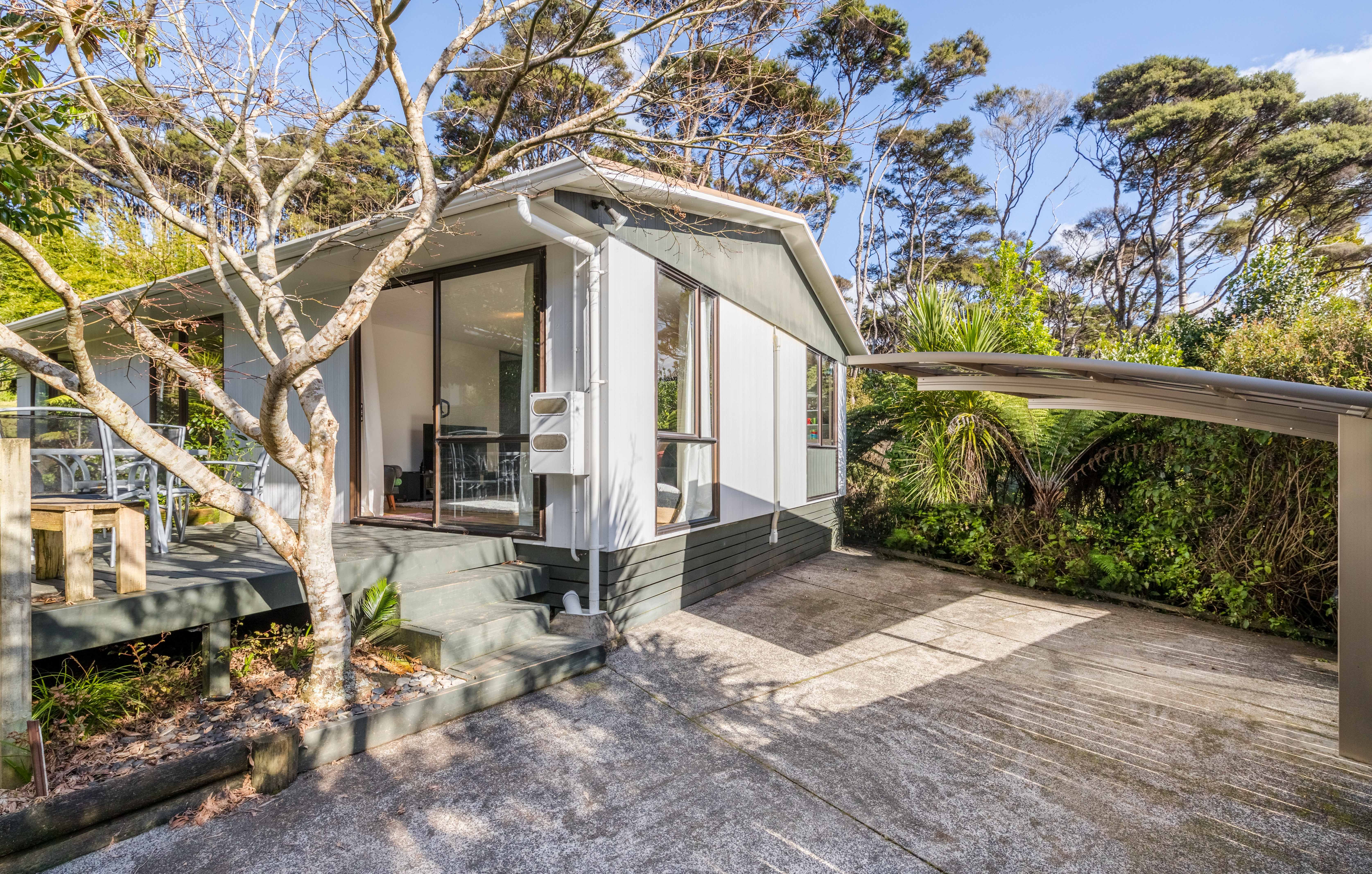 2/77 Woodfern Crescent, Titirangi, Waitakere City