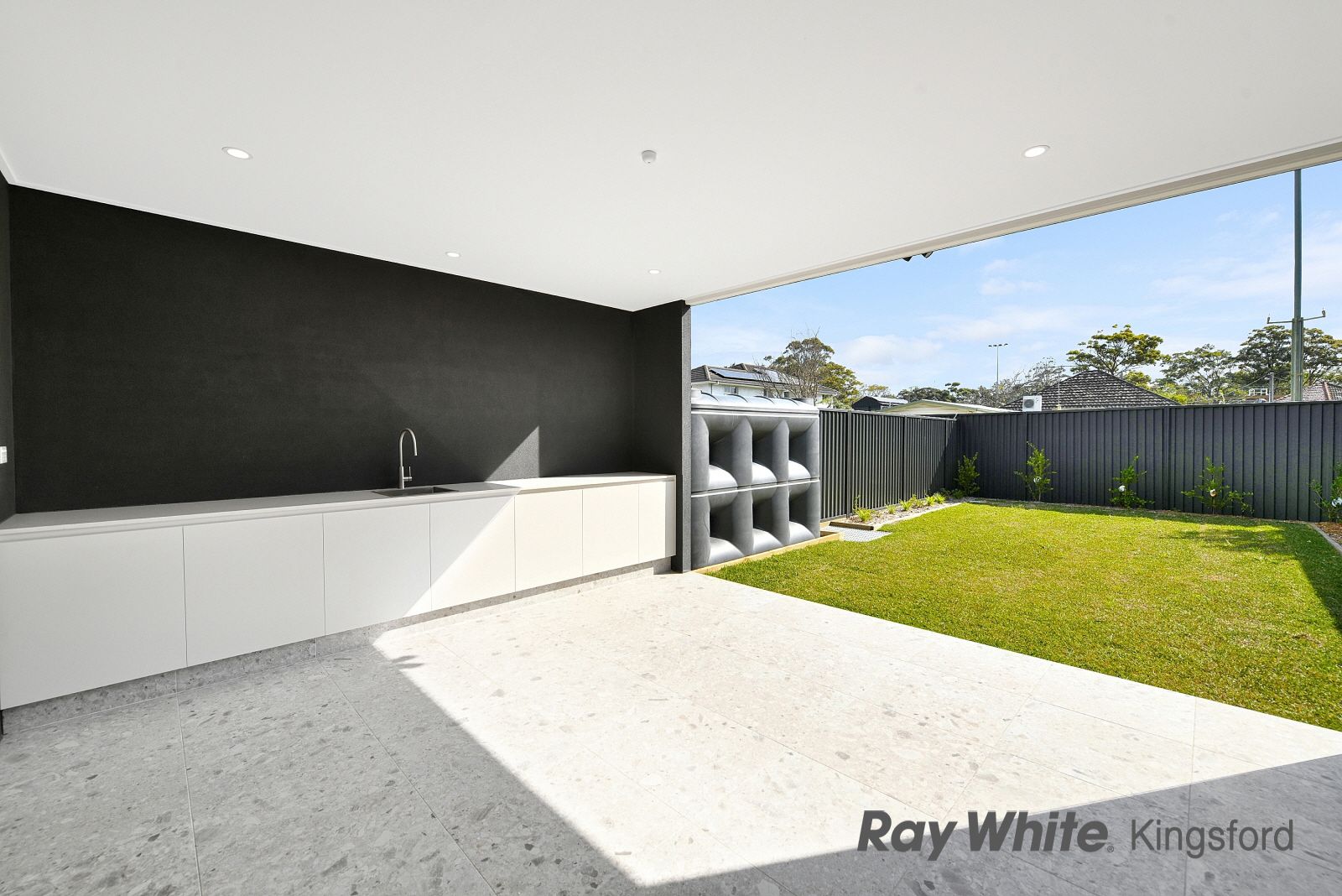 4B Ney Street — photo 4 of 7