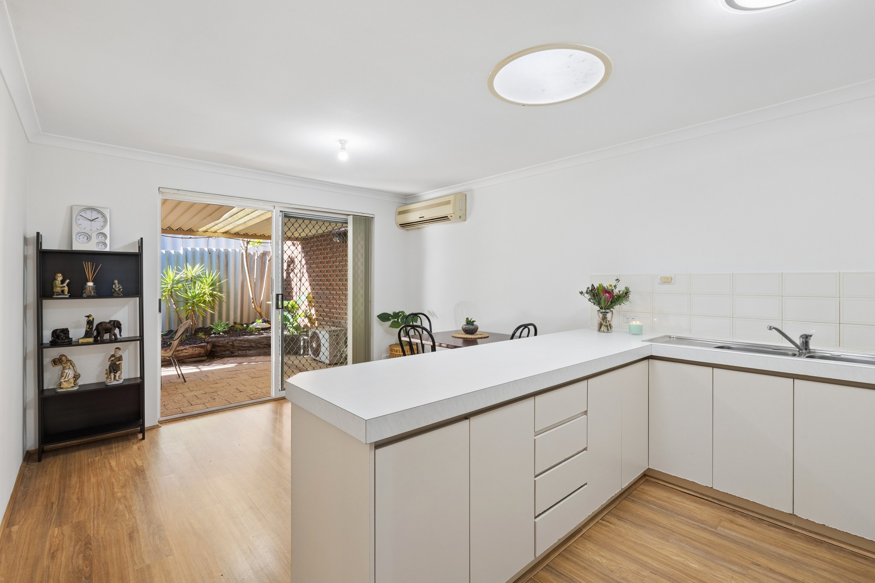 3/6 Salford Street, Victoria Park, WA 6100