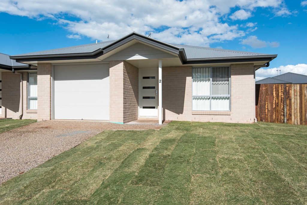 2/54 Sanctuary Drive, Cranley, QLD 4350