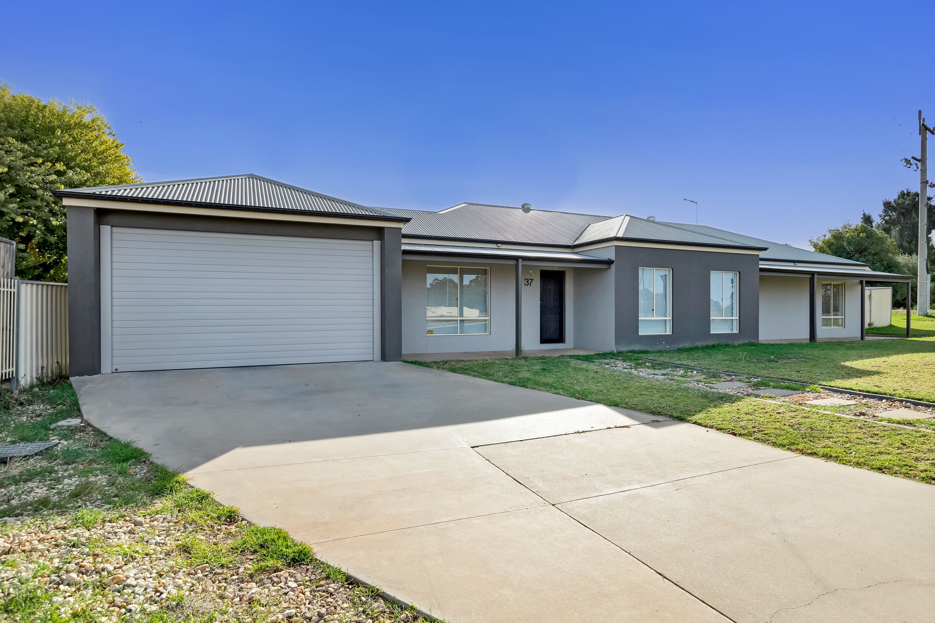 37 Midway Drive, Buronga, NSW 2739