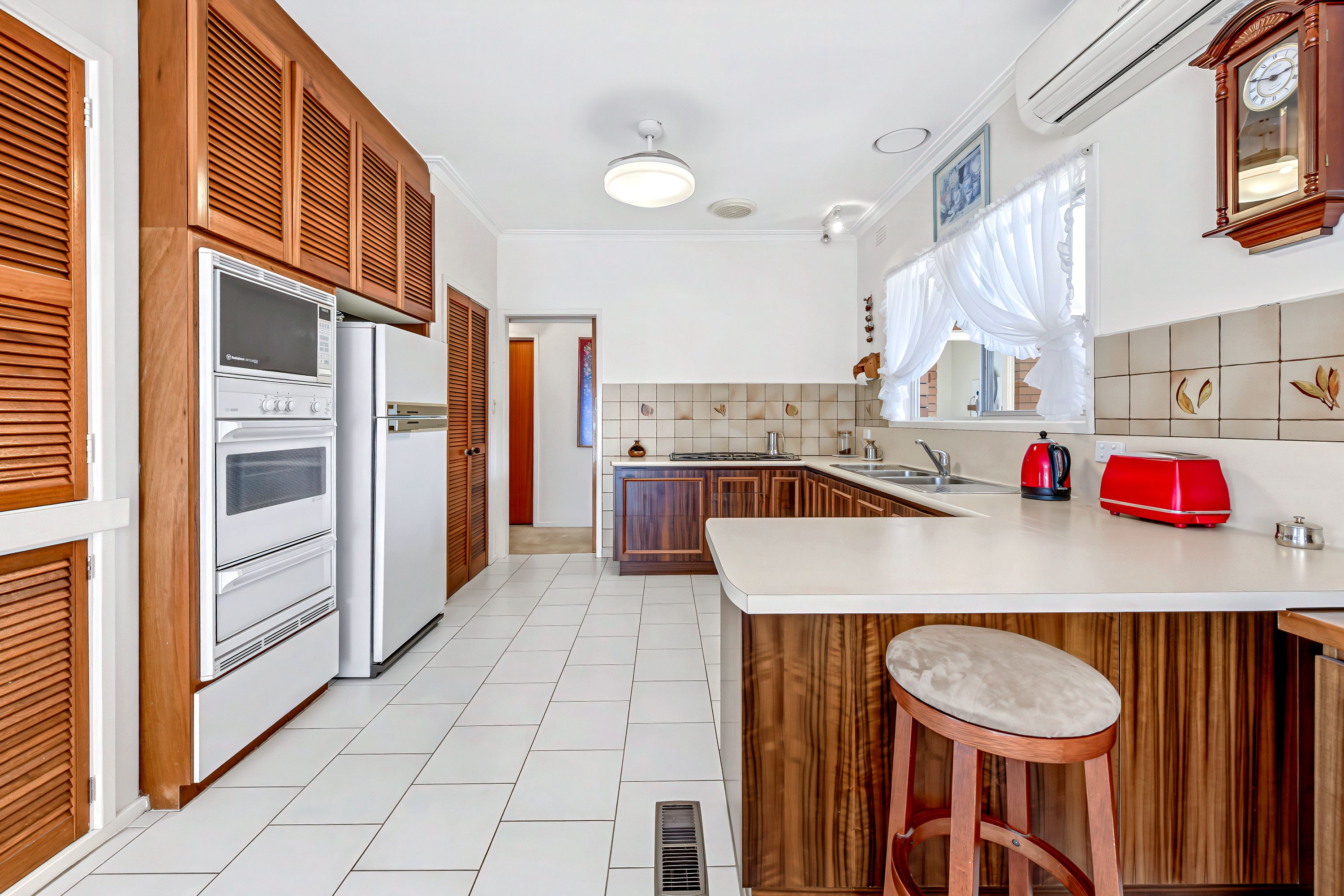153 Huntingdale Road — photo 3 of 13