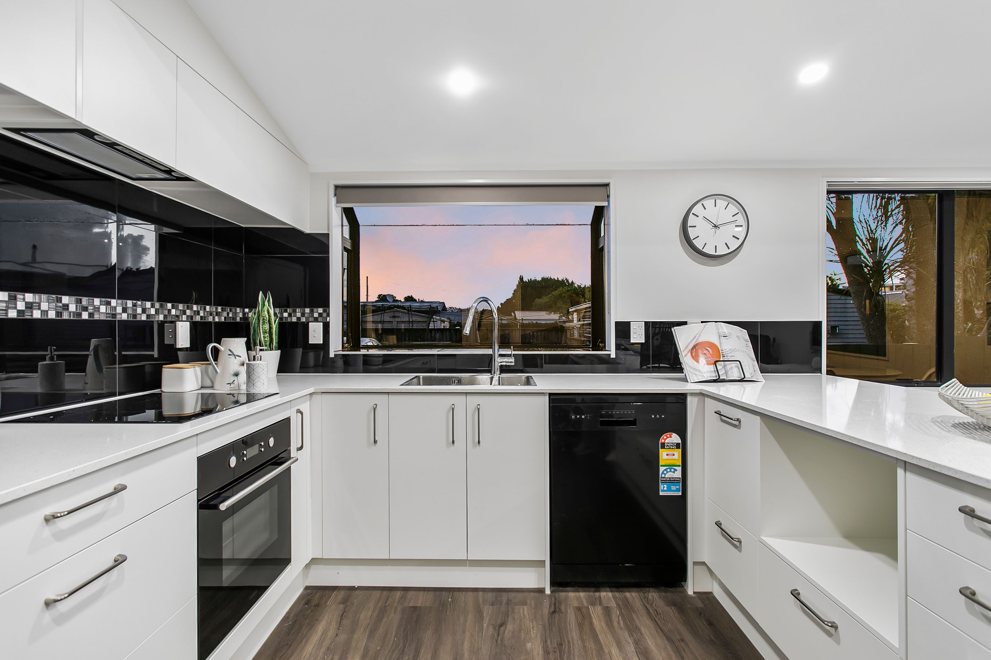 2/3 Sullivan Avenue, Mangere Bridge, Manukau City