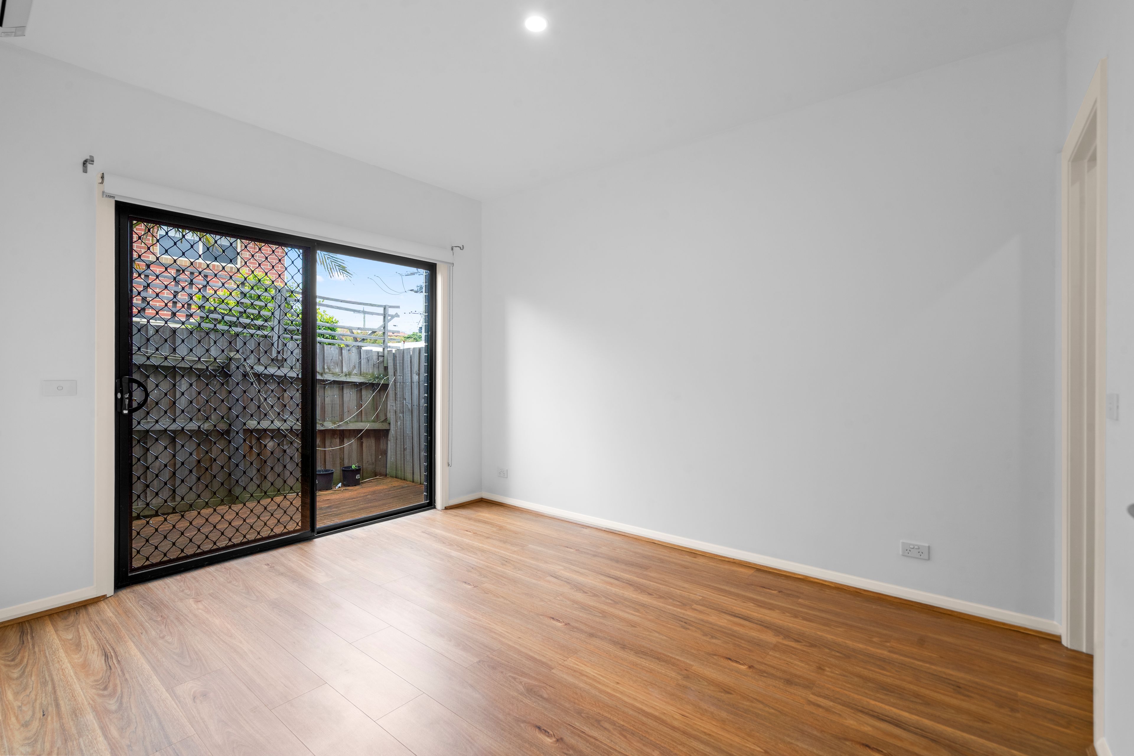 3/645 Pascoe Vale Road — photo 6 of 11