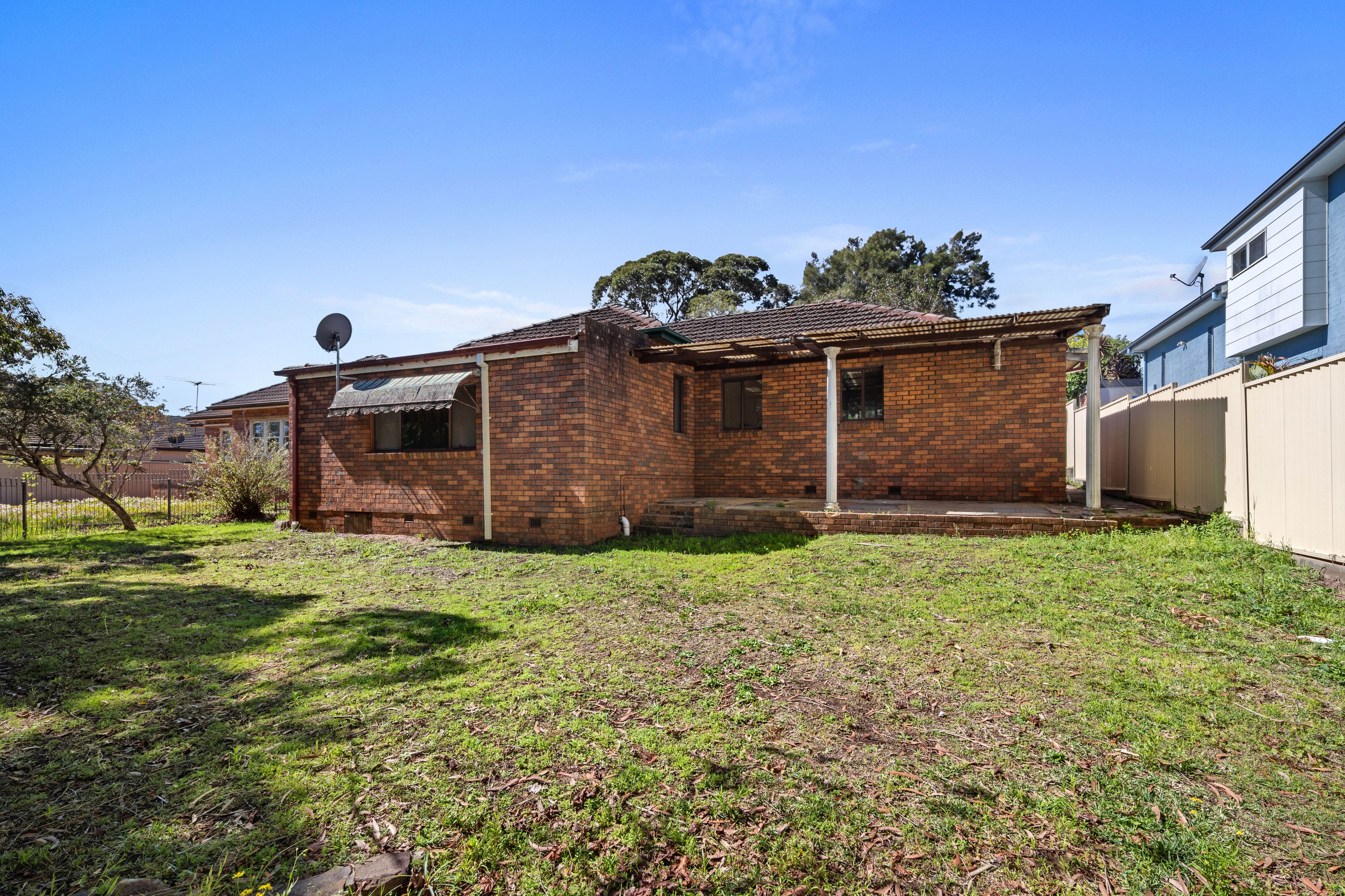 44 Oatley Parade — photo 8 of 9